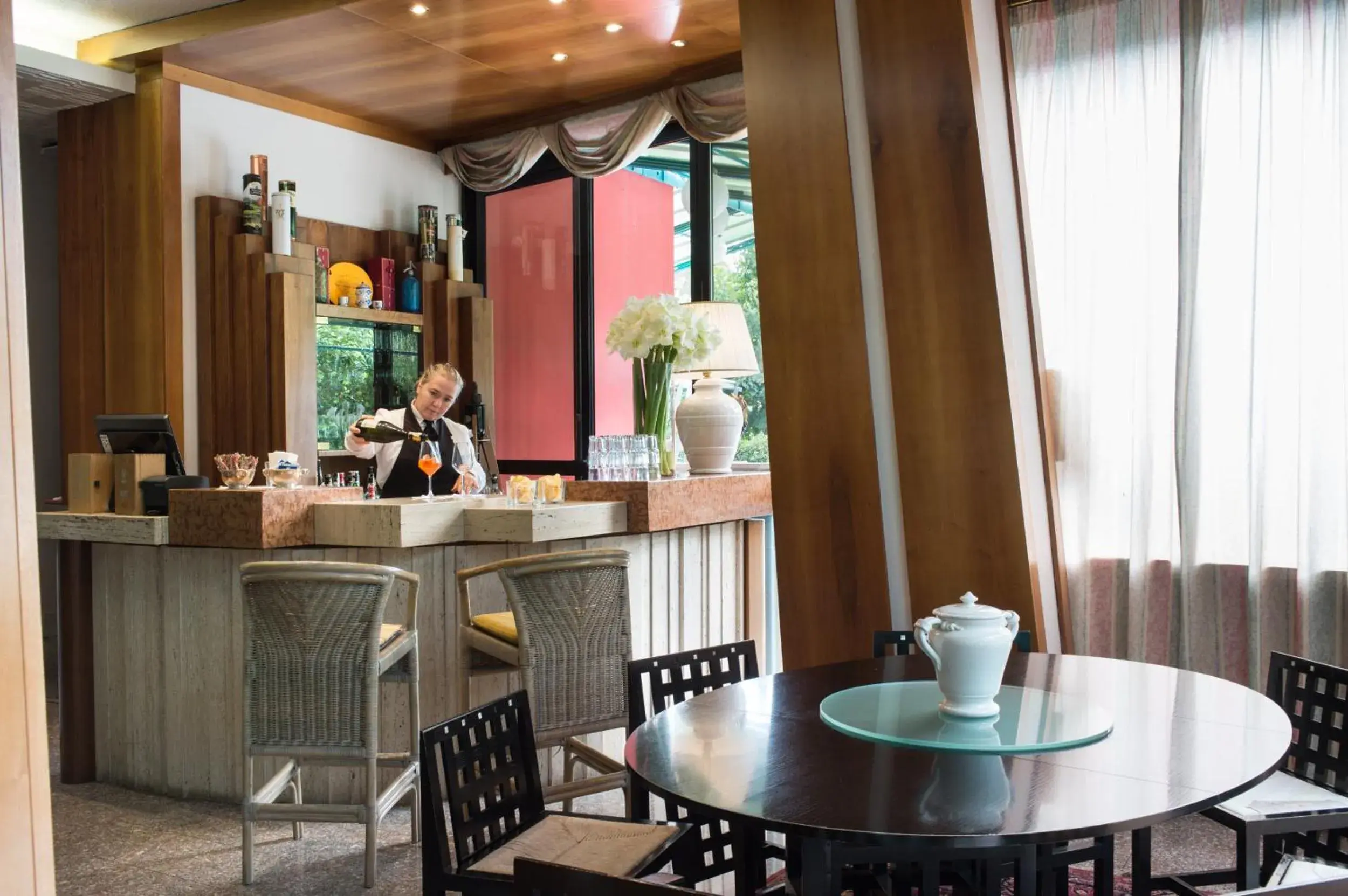 Lounge or bar in Grand Hotel Panoramic Lounge or bar in Grand Hotel Panoramic