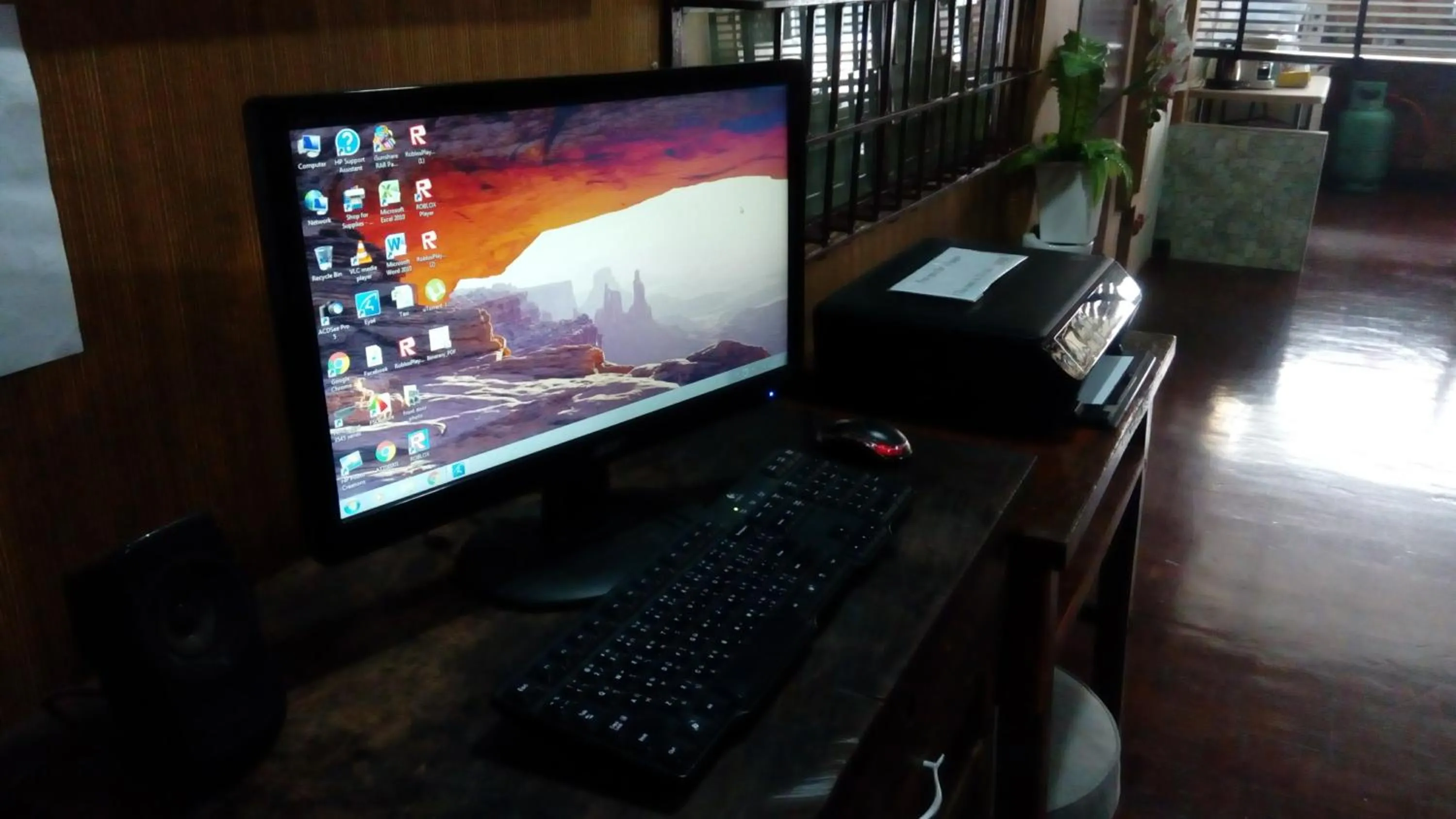 On-site shops in Decordo Hostel