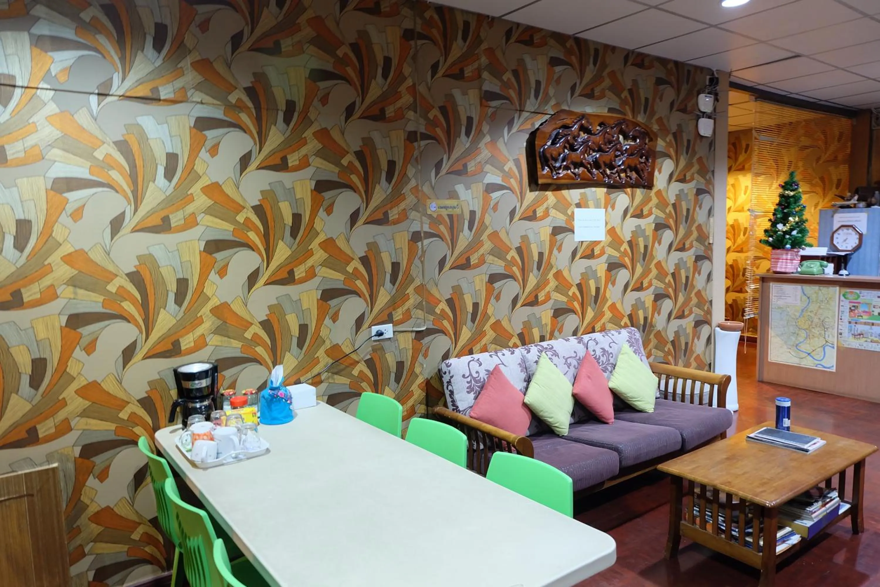 Communal lounge/ TV room in Decordo Hostel