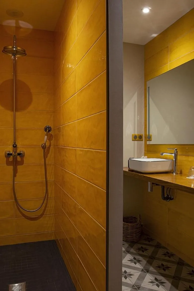 Bathroom in Le Terminus