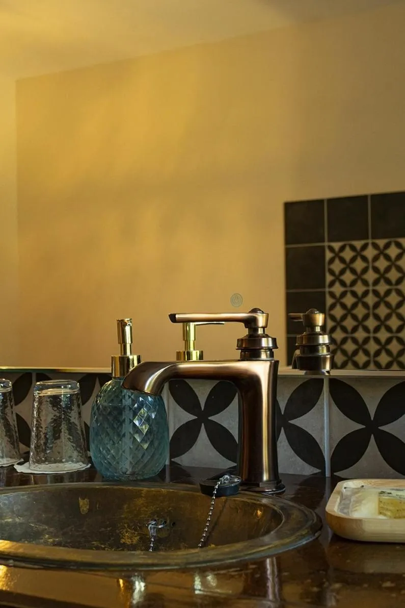 Bathroom in Le Terminus