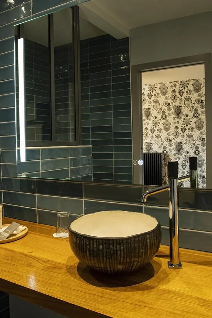 Bathroom in Le Terminus