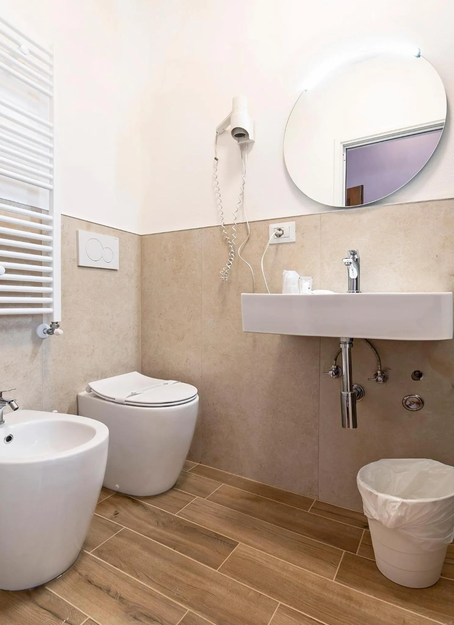 Toilet in Hotel Costantini