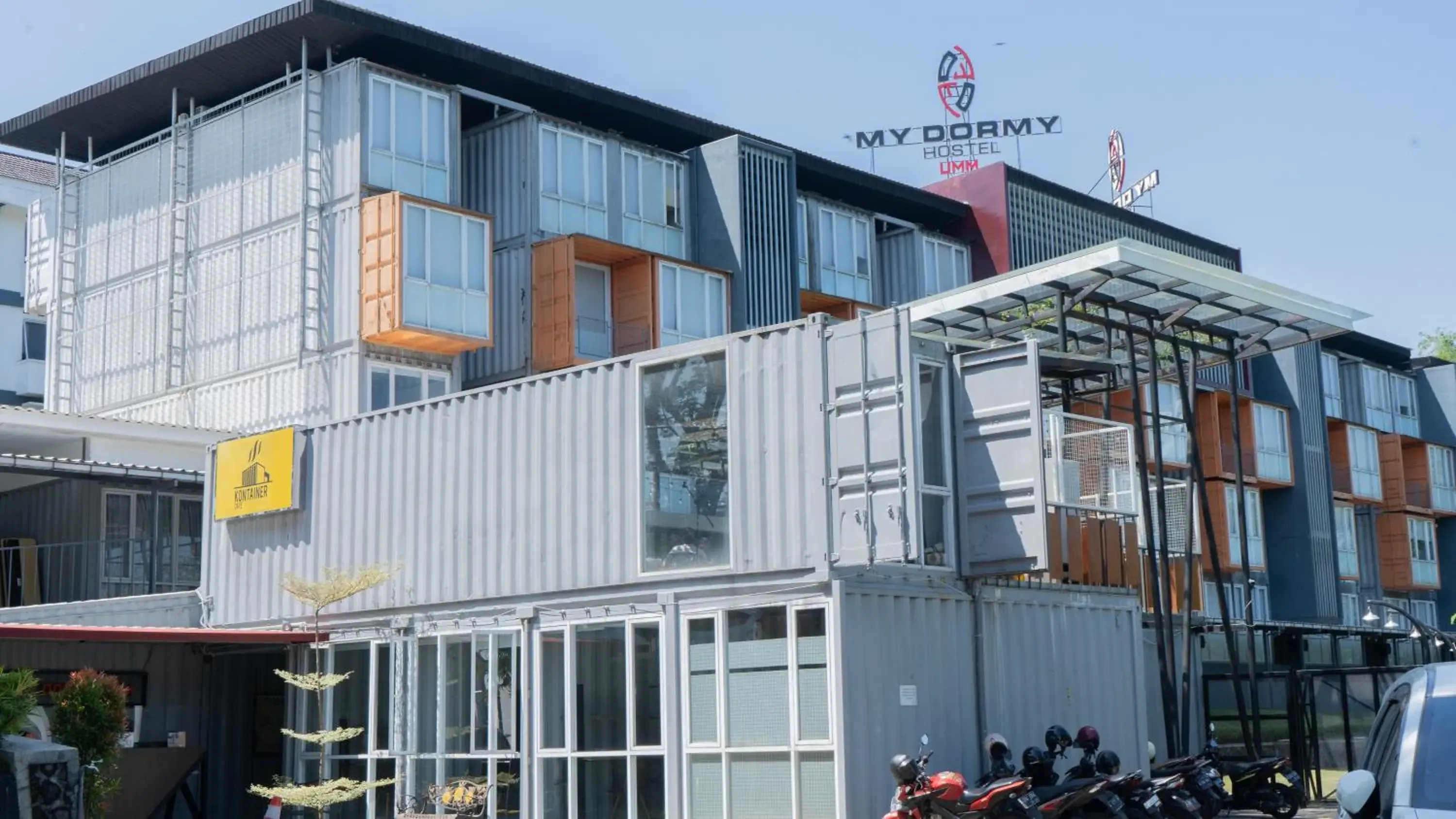 Property building in My Dormy Hostel UMM Property building in My Dormy Hostel UMM