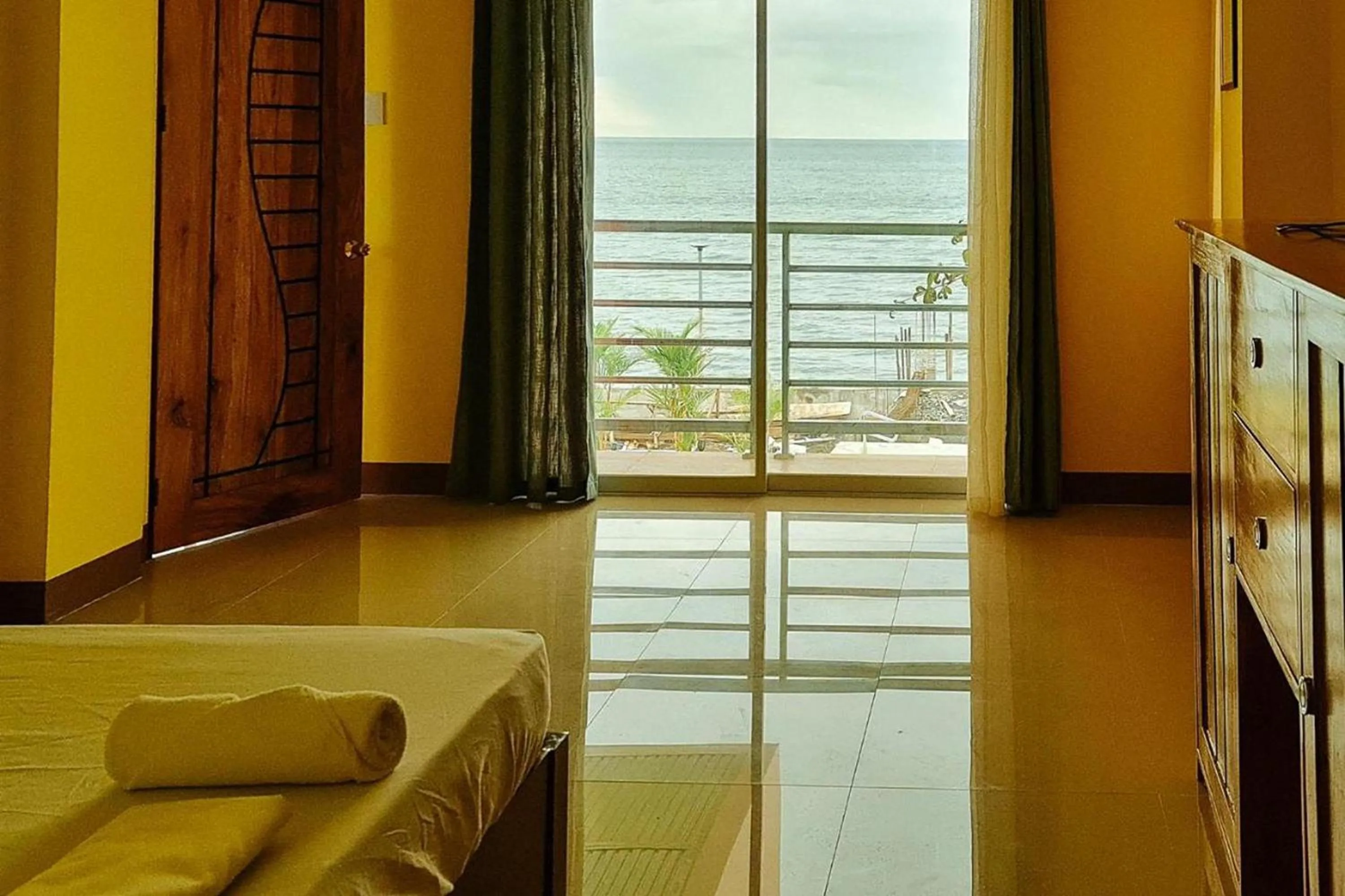Bedroom, Bed in Galucksea Beach Resort
