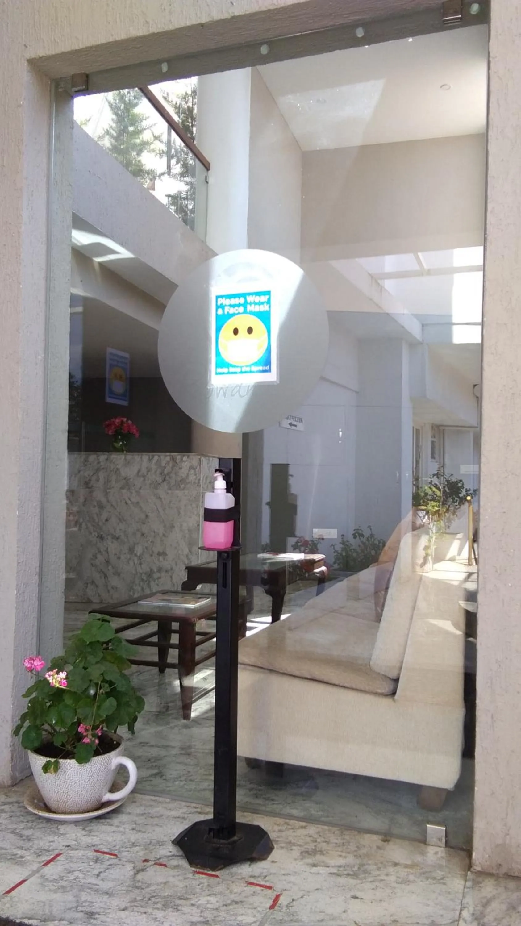 Facade/entrance in Mango Hill Central Ooty