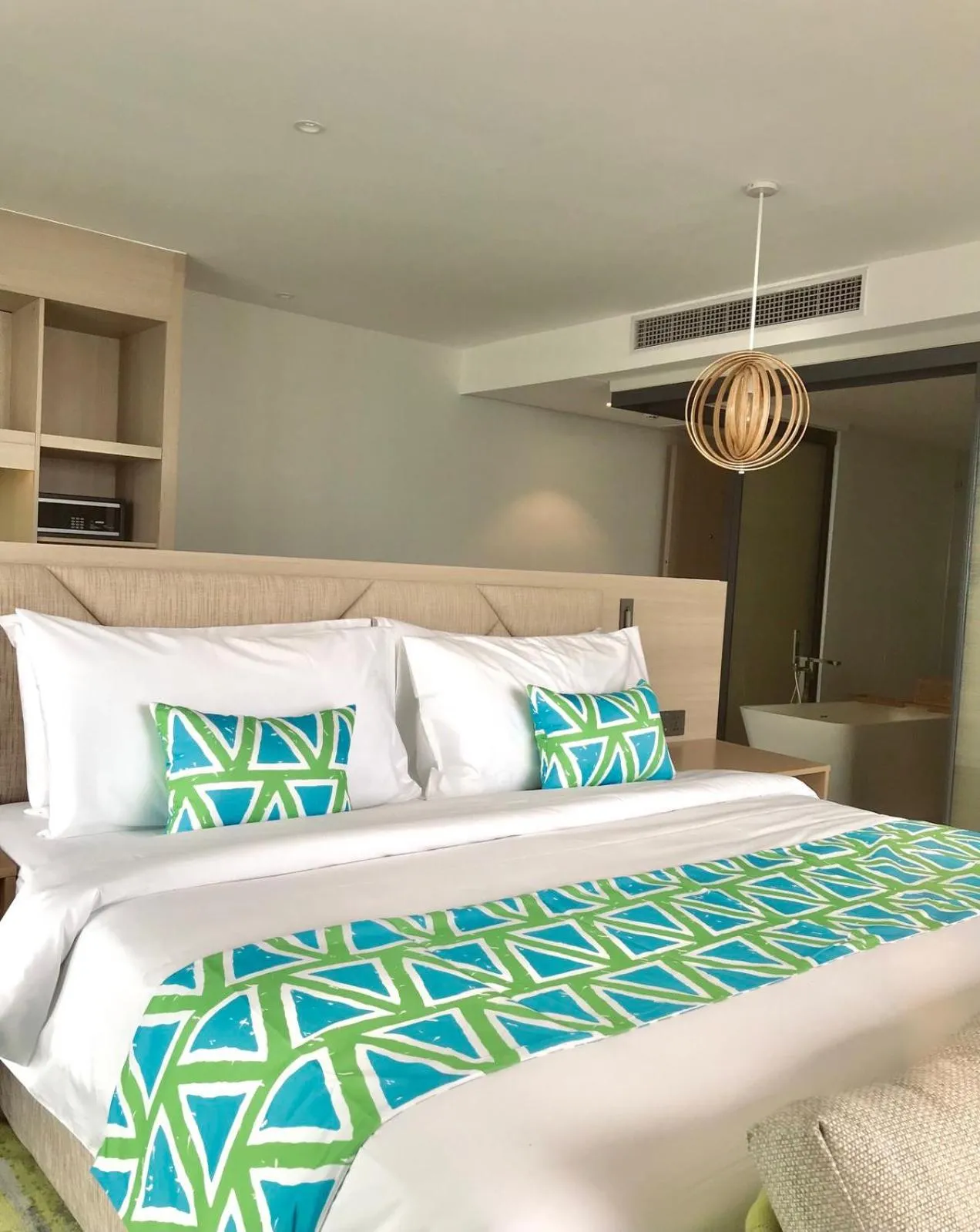 Bed in Lime Resort Manila