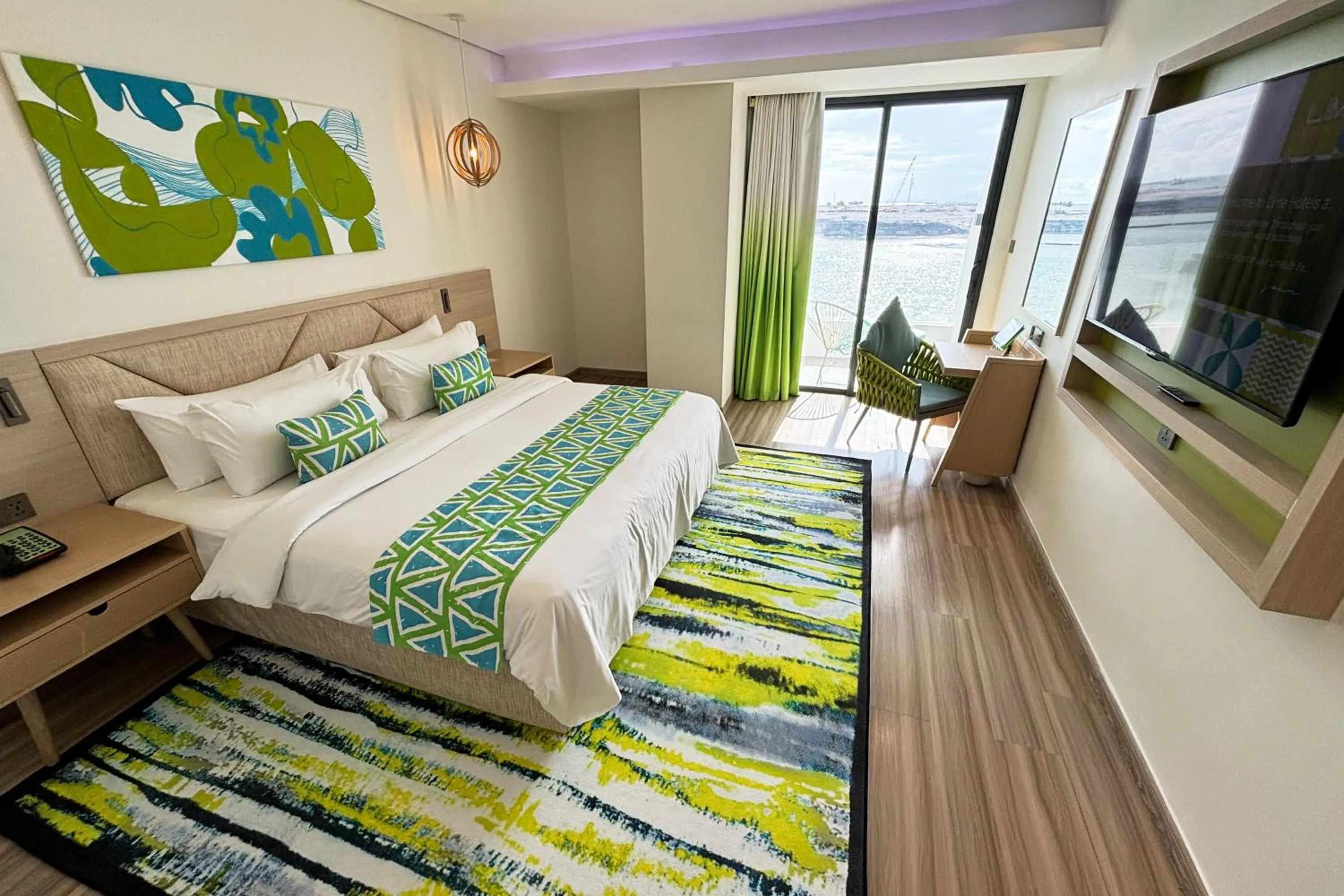 Bed in Lime Resort Manila