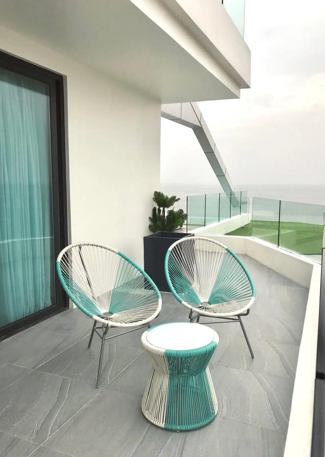 Balcony/Terrace in Lime Resort Manila