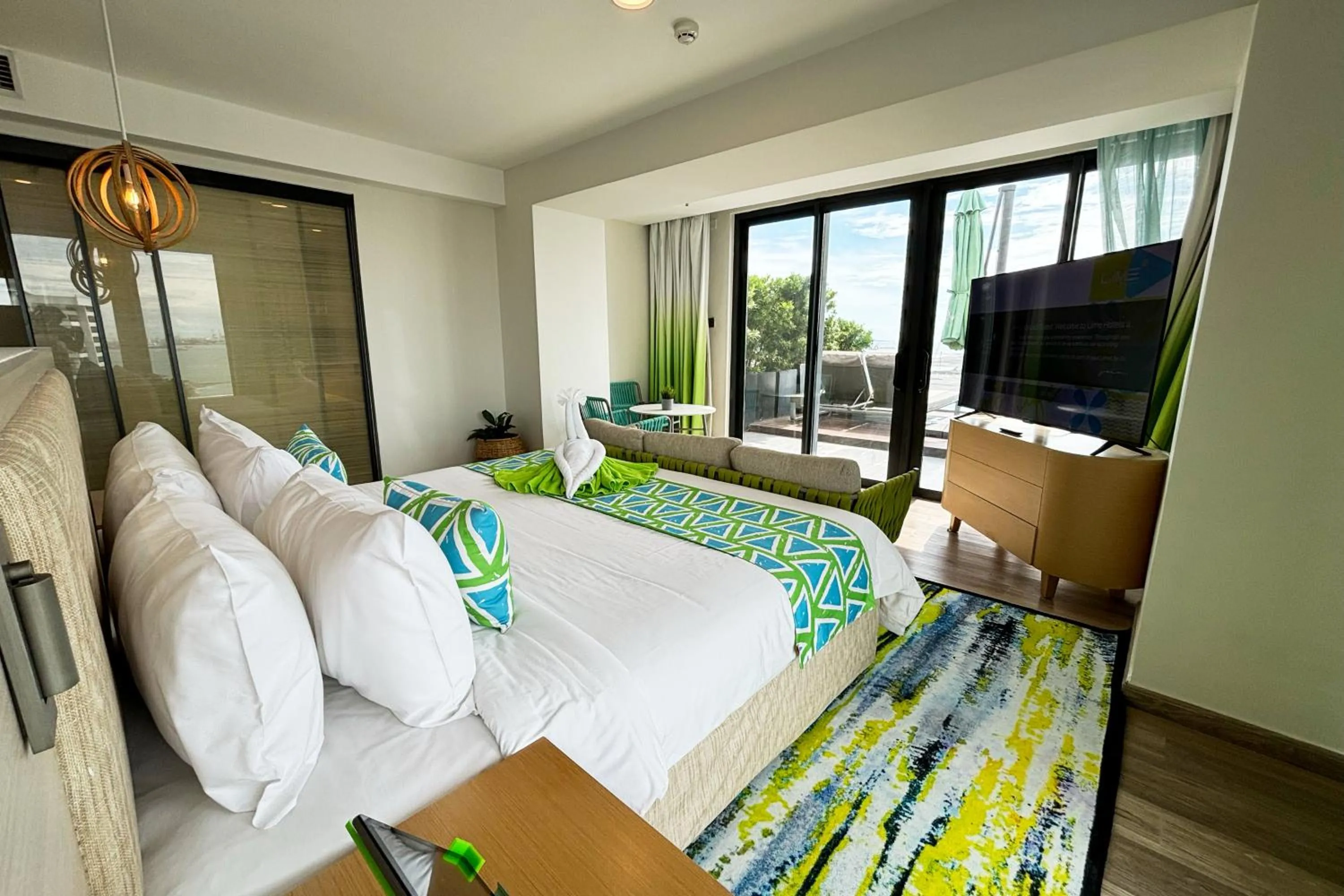 Bed in Lime Resort Manila