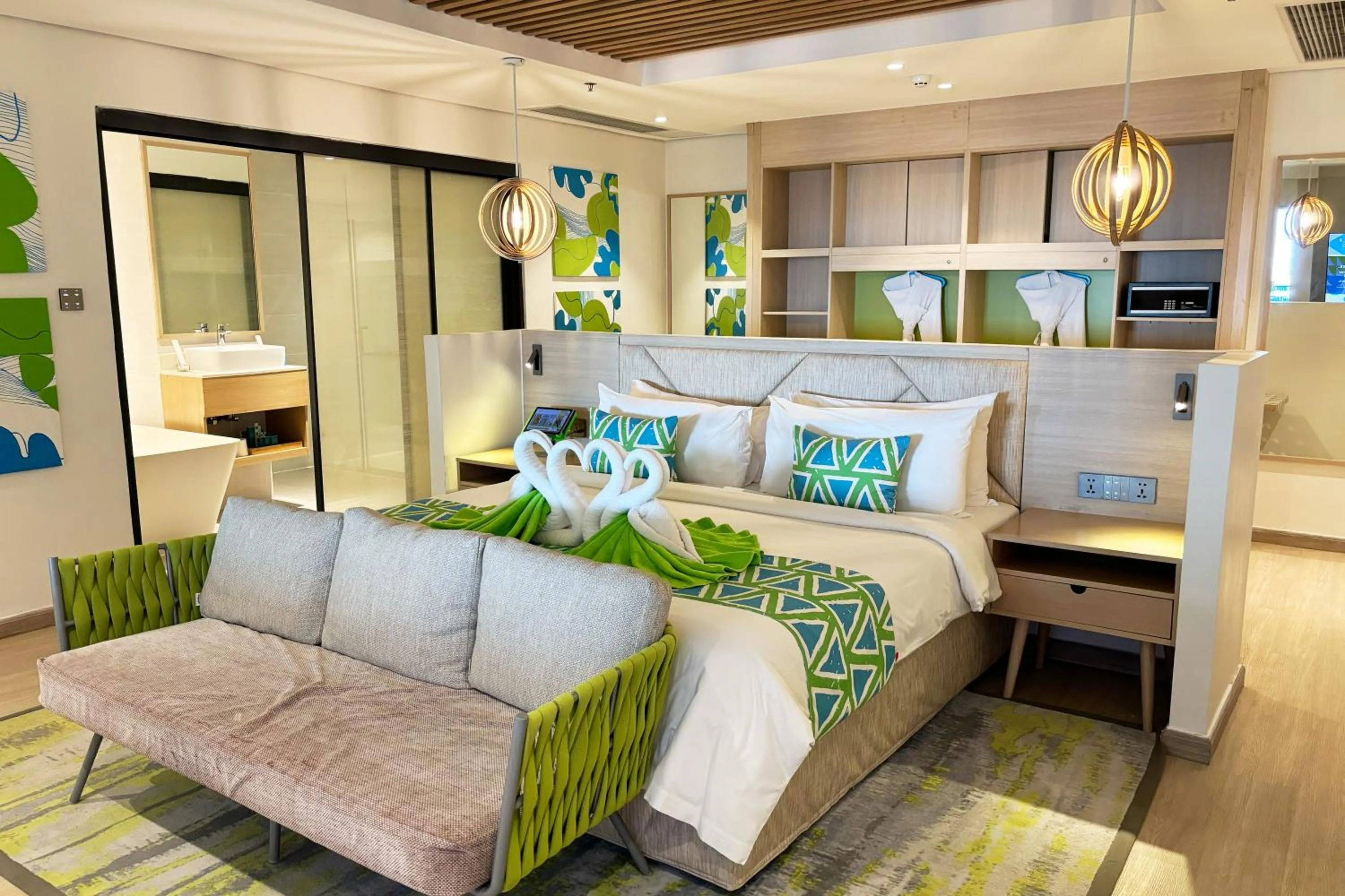 Bed in Lime Resort Manila