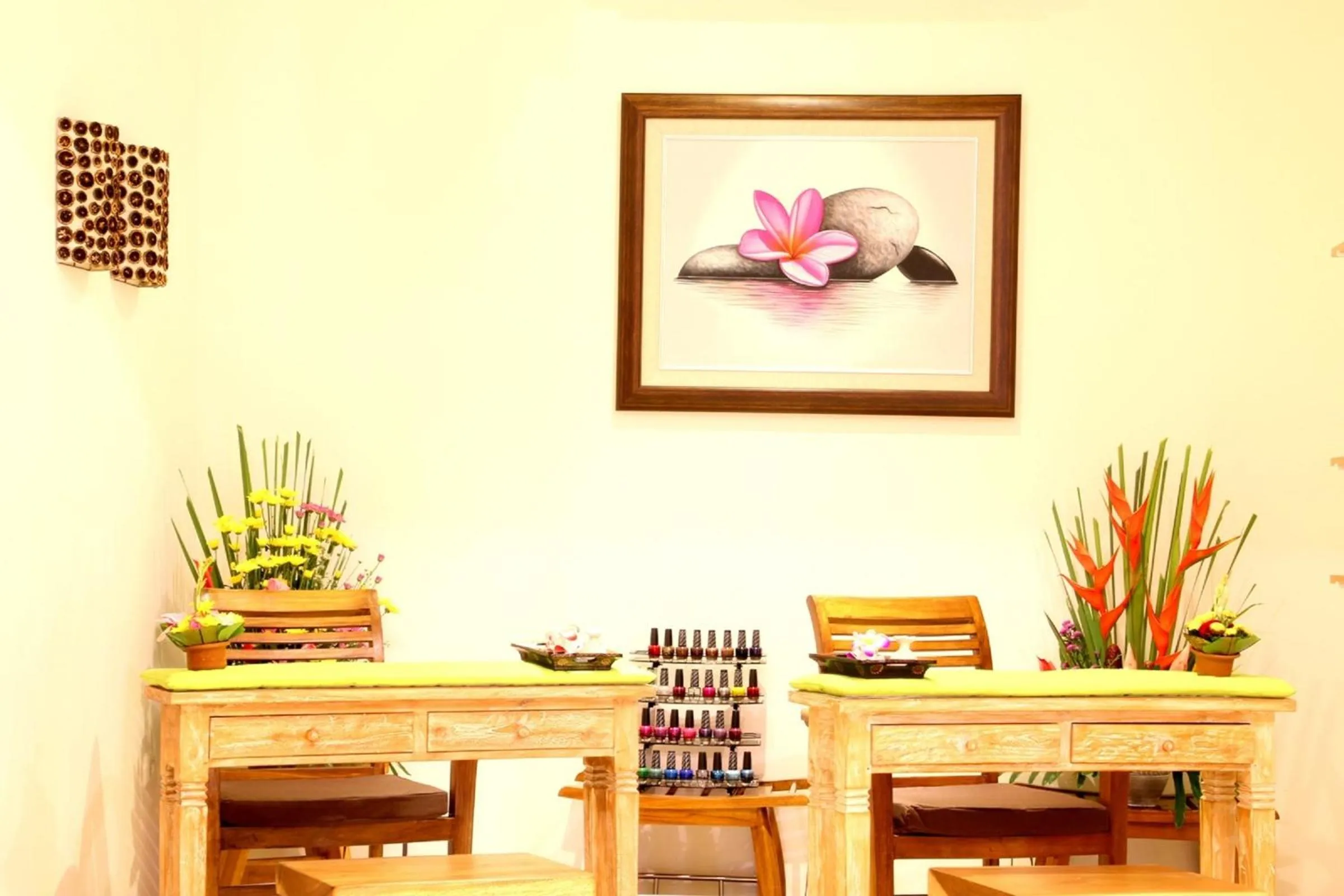 People in Jas Green Villas and Spa