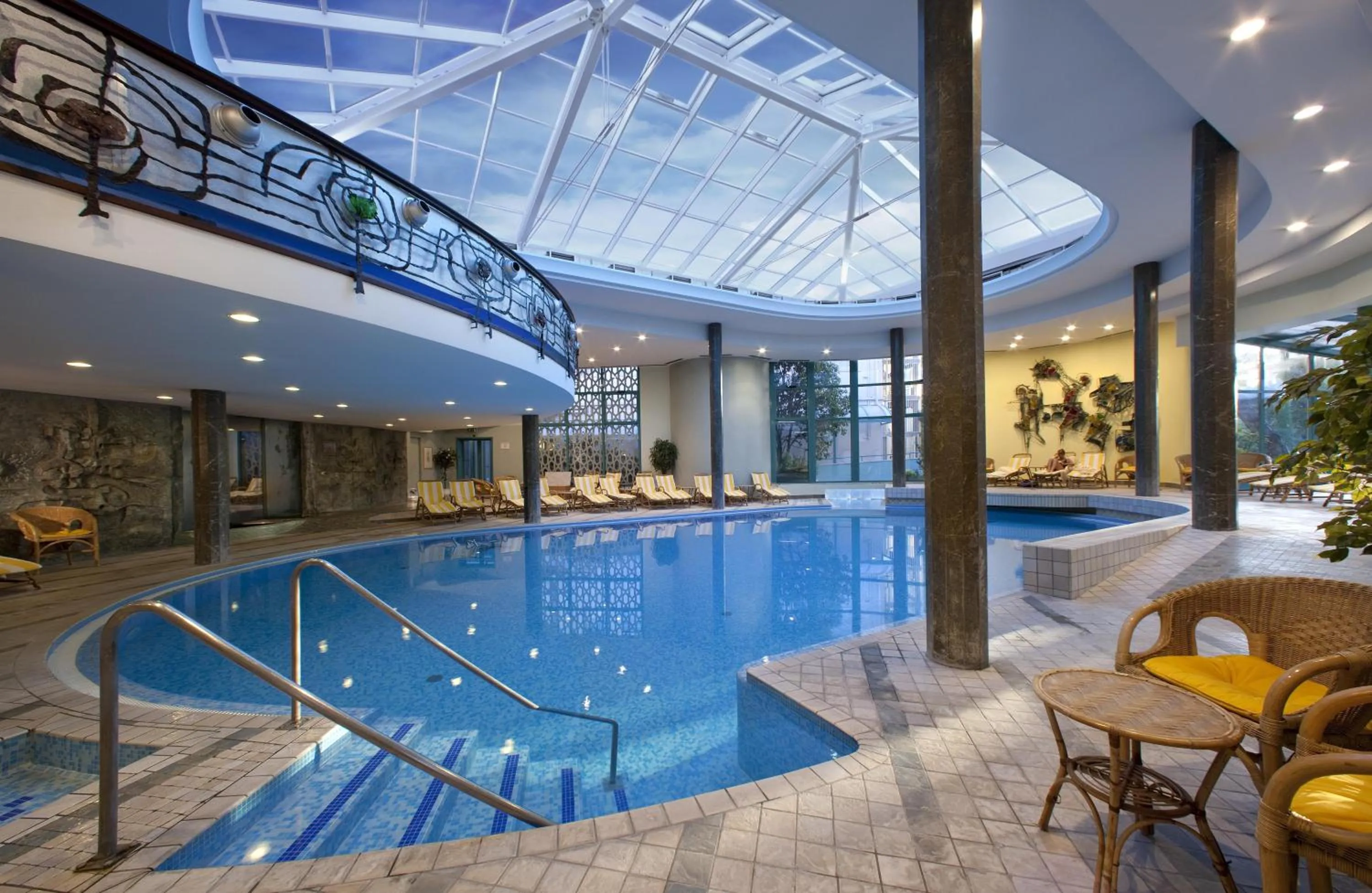 Swimming pool in Hotel Bristol Buja