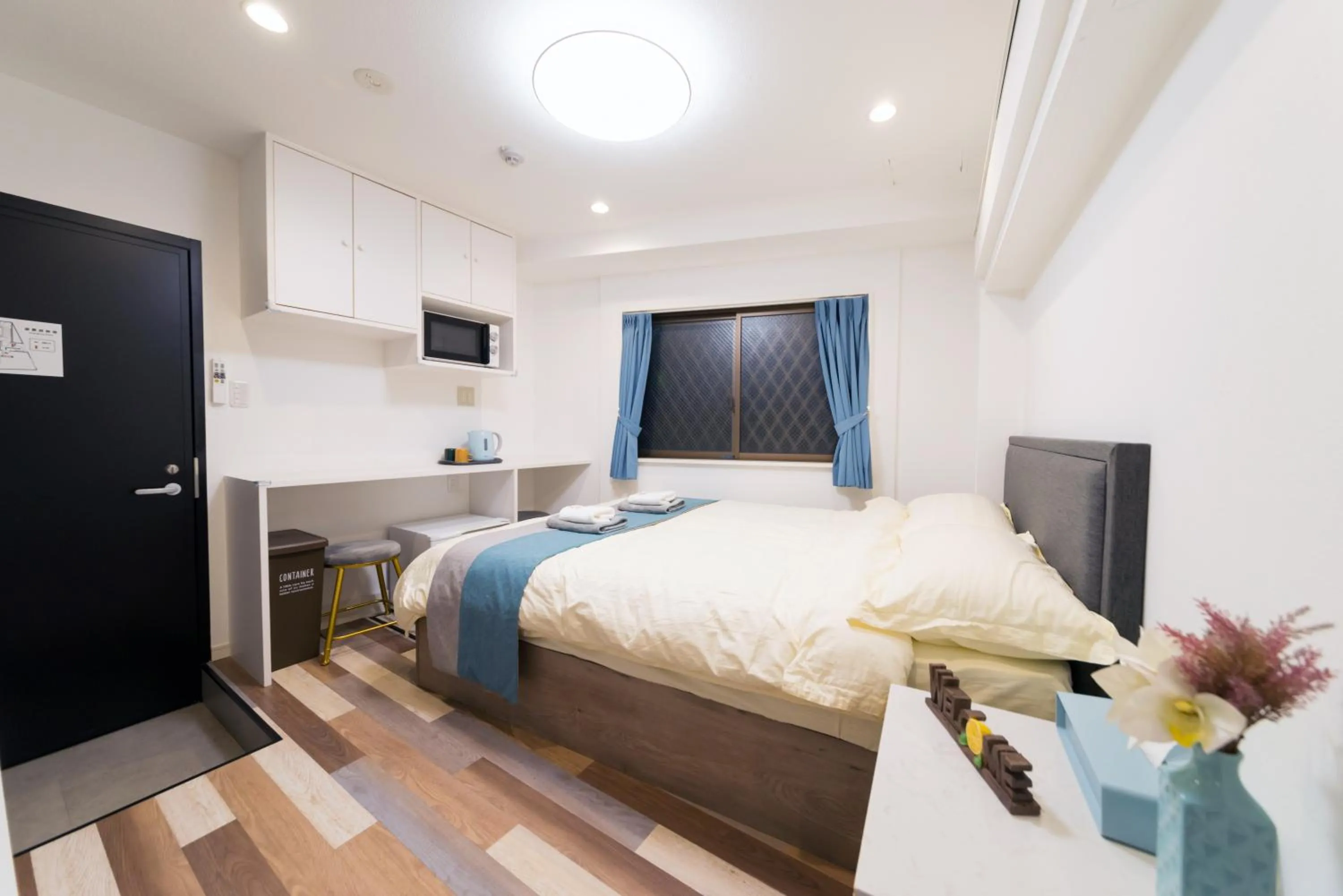 Bed in High Five Guest House