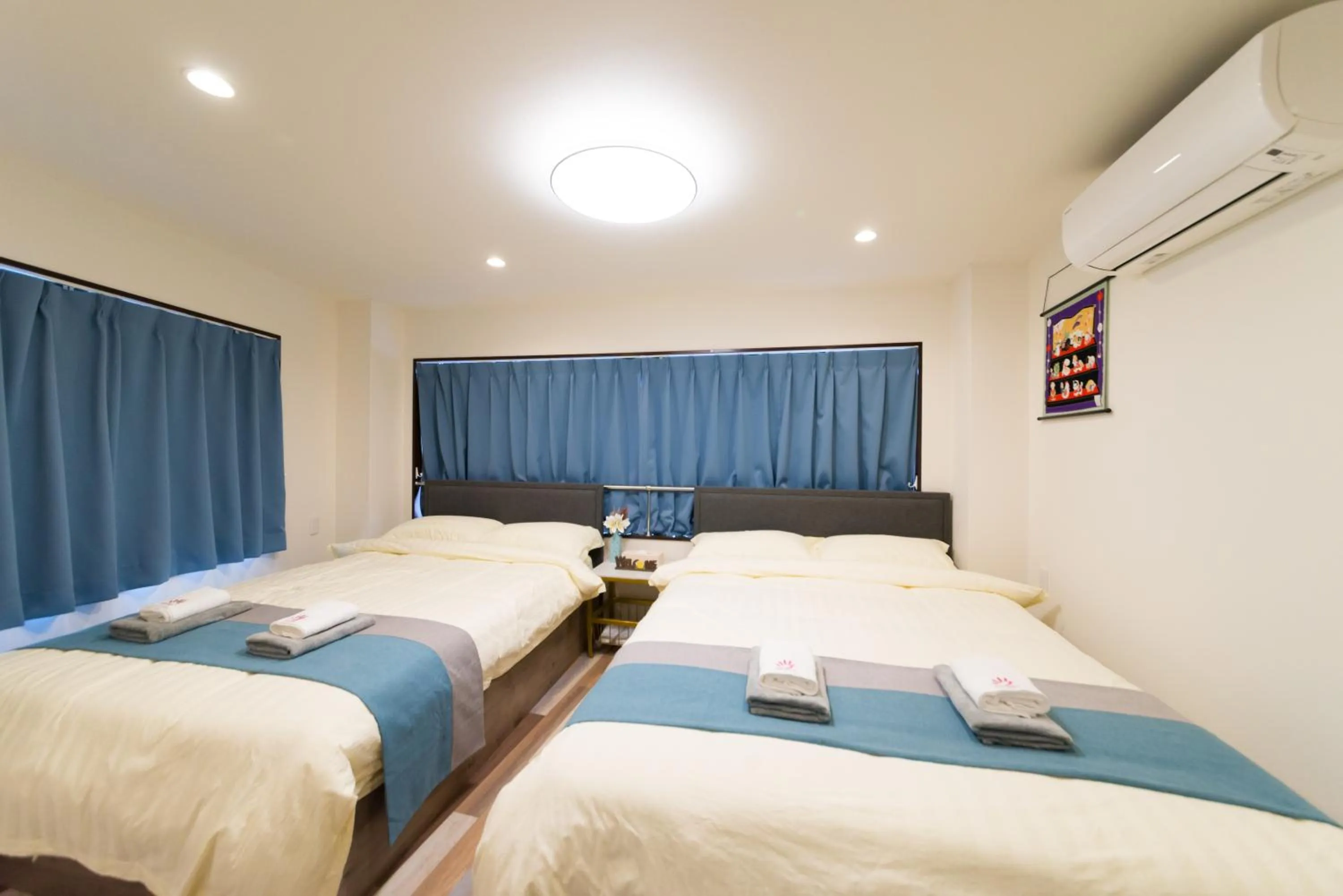 Bed in High Five Guest House