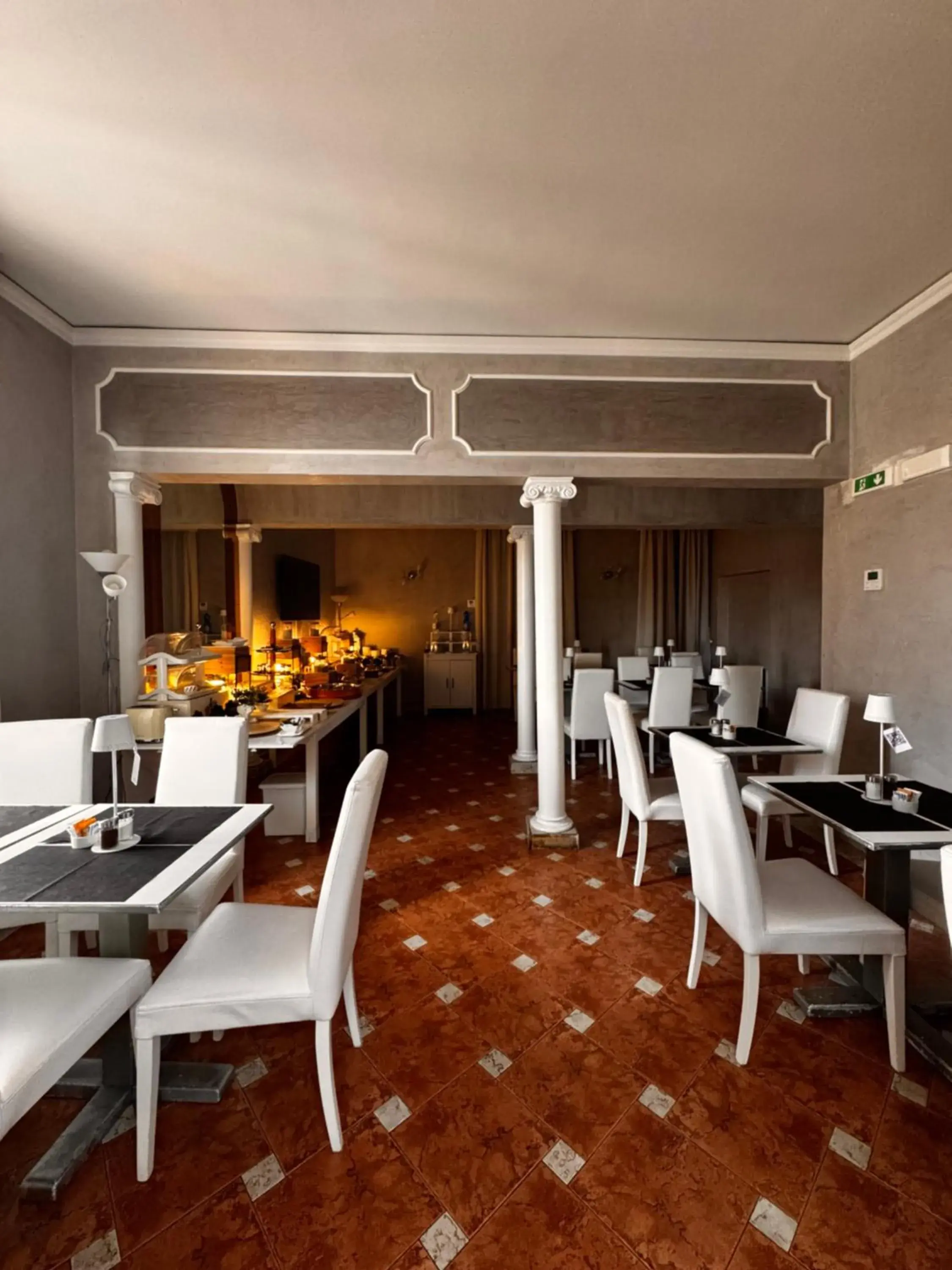 Restaurant/places to eat in Hotel Alinari Restaurant/places to eat in Hotel Alinari