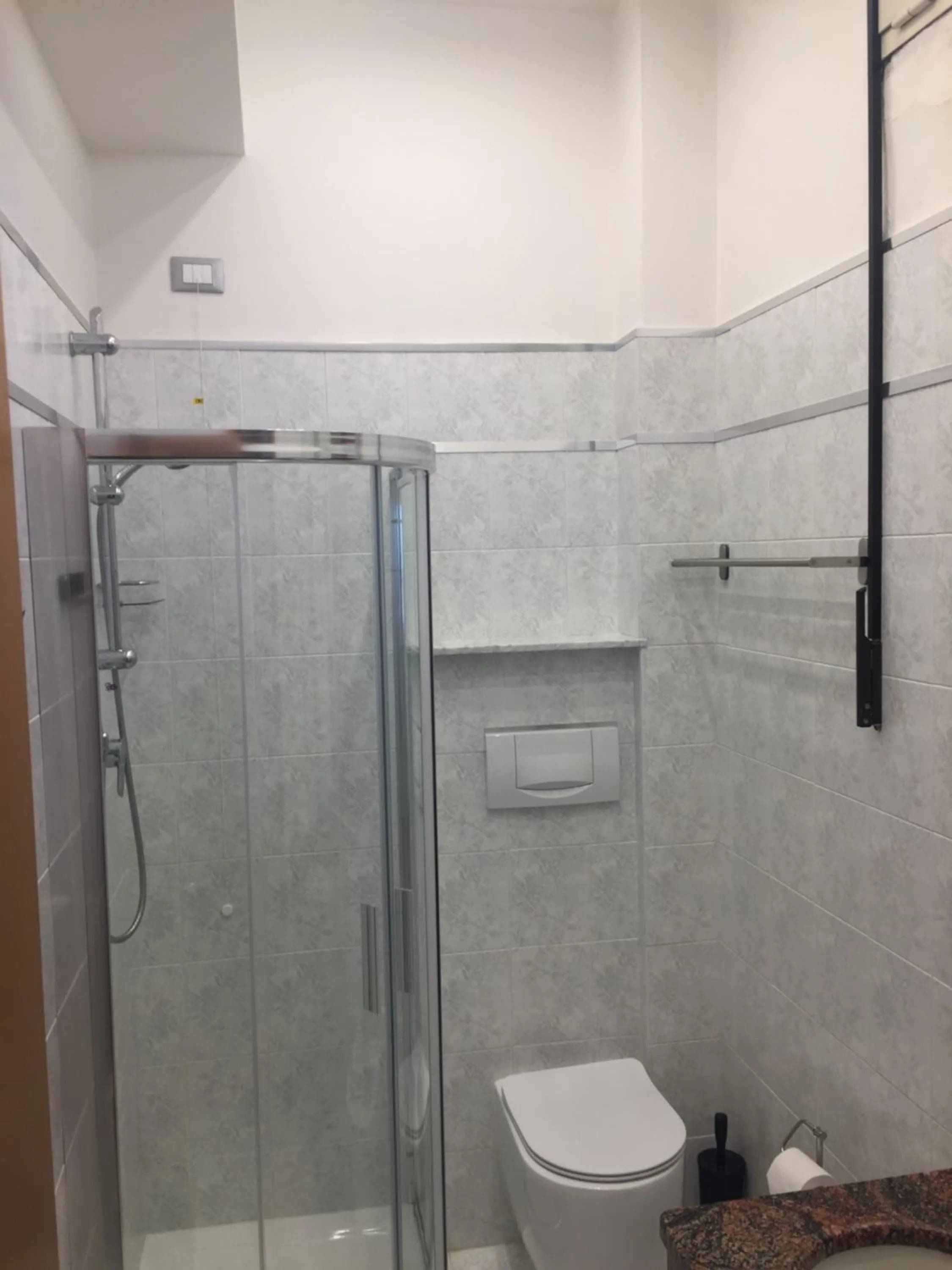 Shower in Hotel Alinari