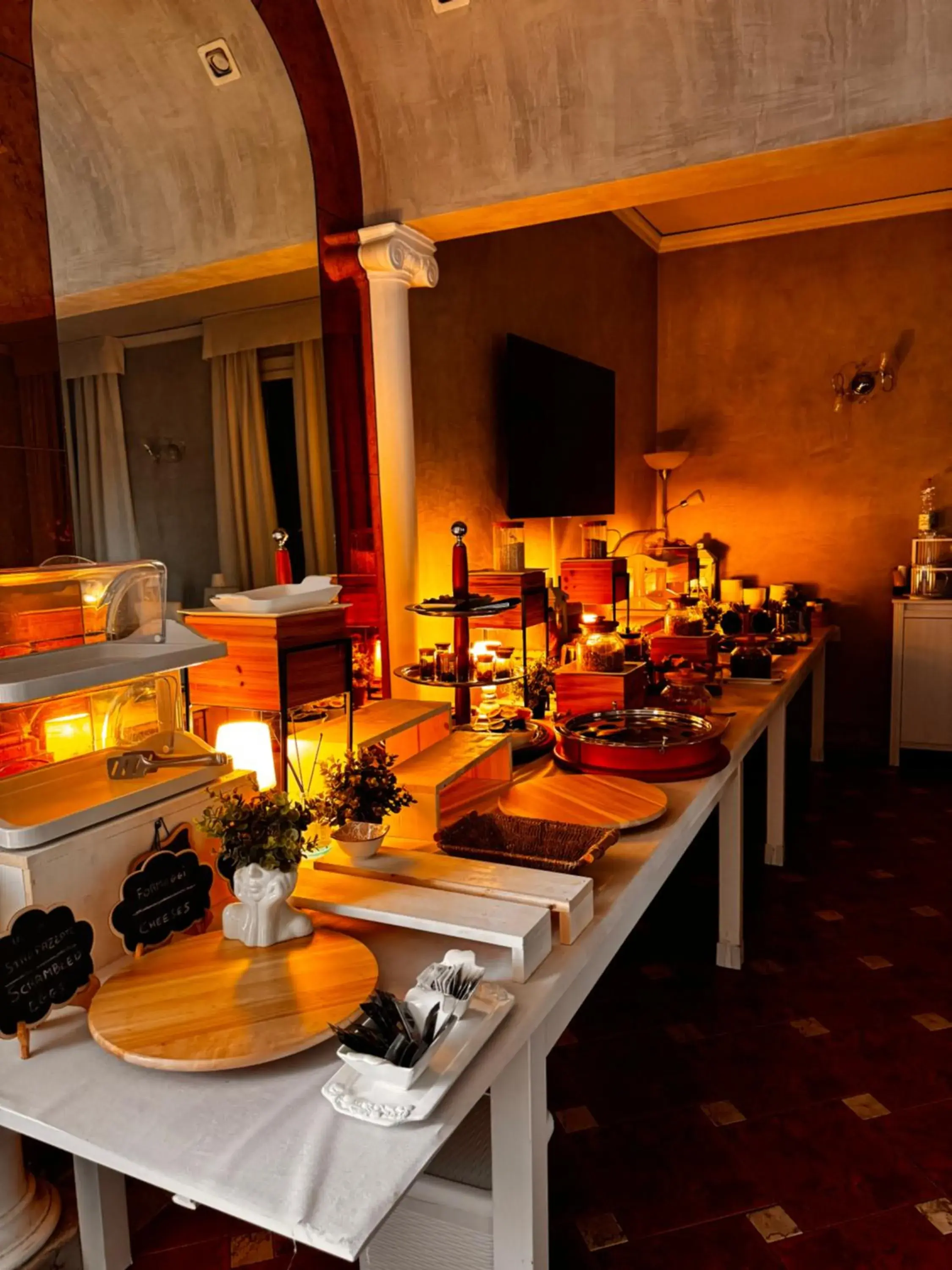 Food and drinks in Hotel Alinari Food and drinks in Hotel Alinari