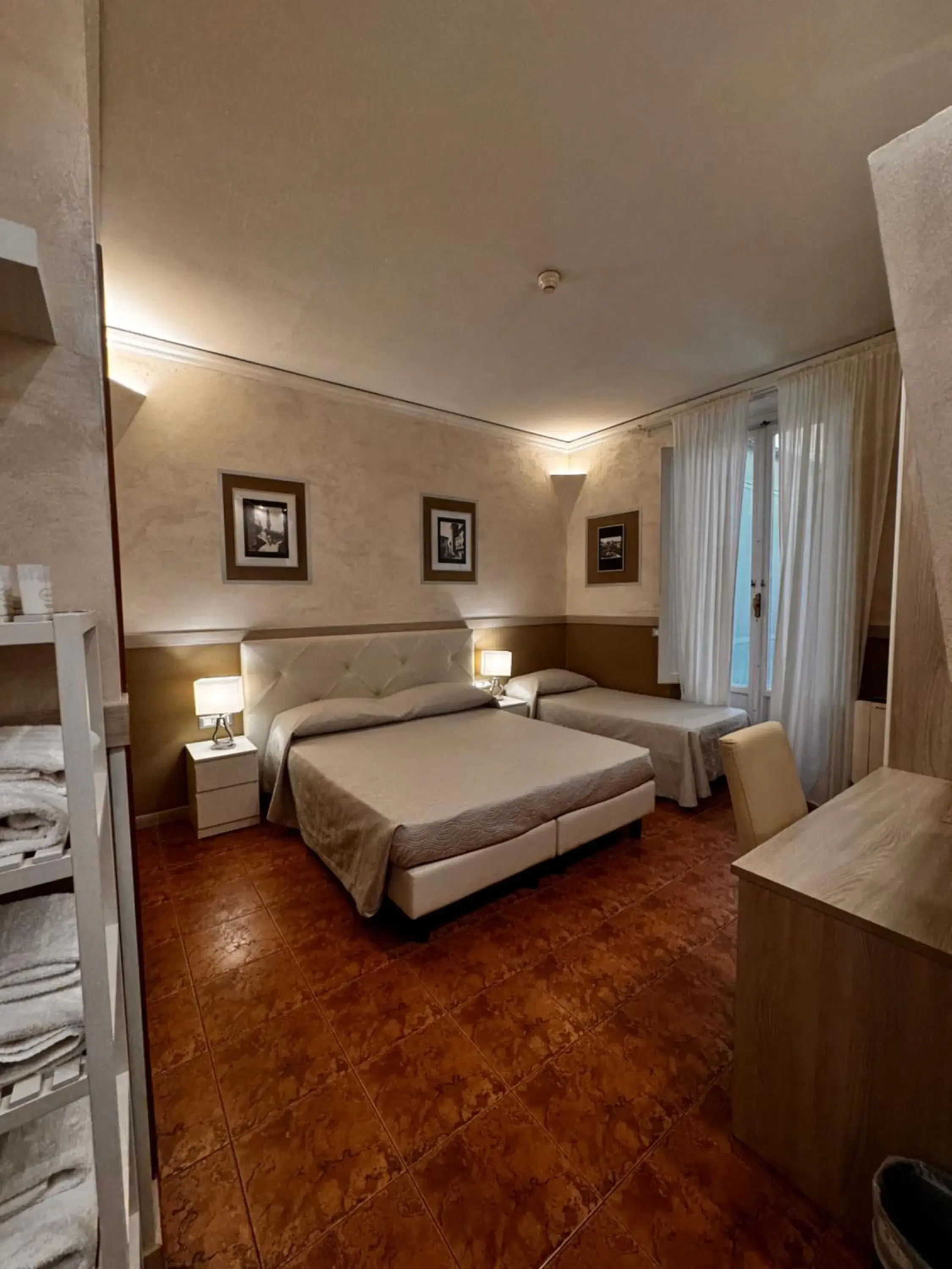 Bed in Hotel Alinari Bed in Hotel Alinari