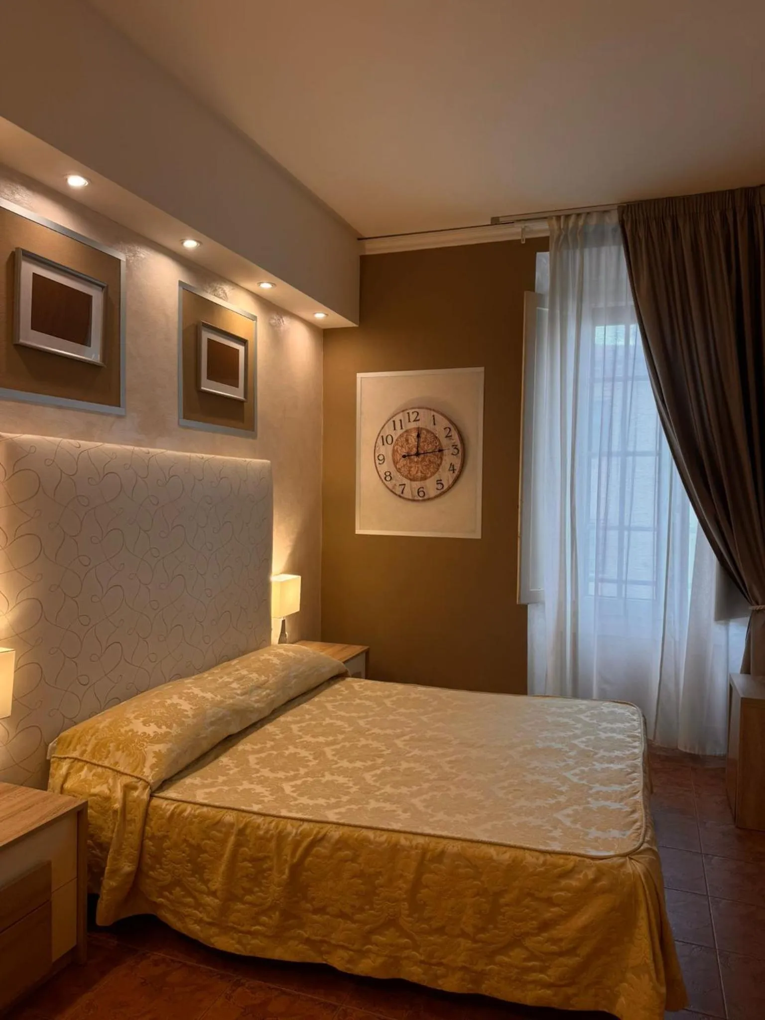 Bed in Hotel Alinari