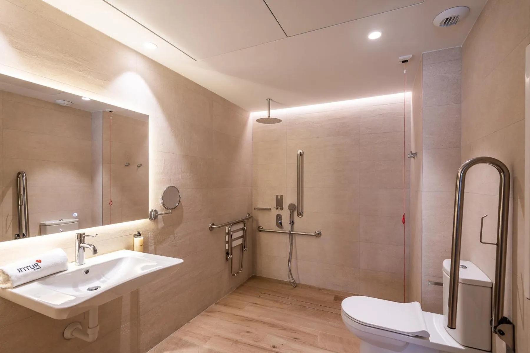 Shower in Apartamentos Core Suites Valencia