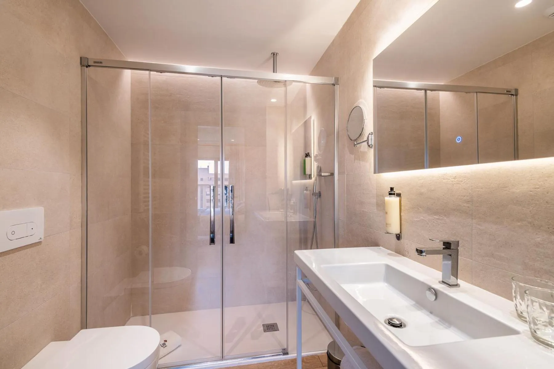 Shower in Apartamentos Core Suites Valencia