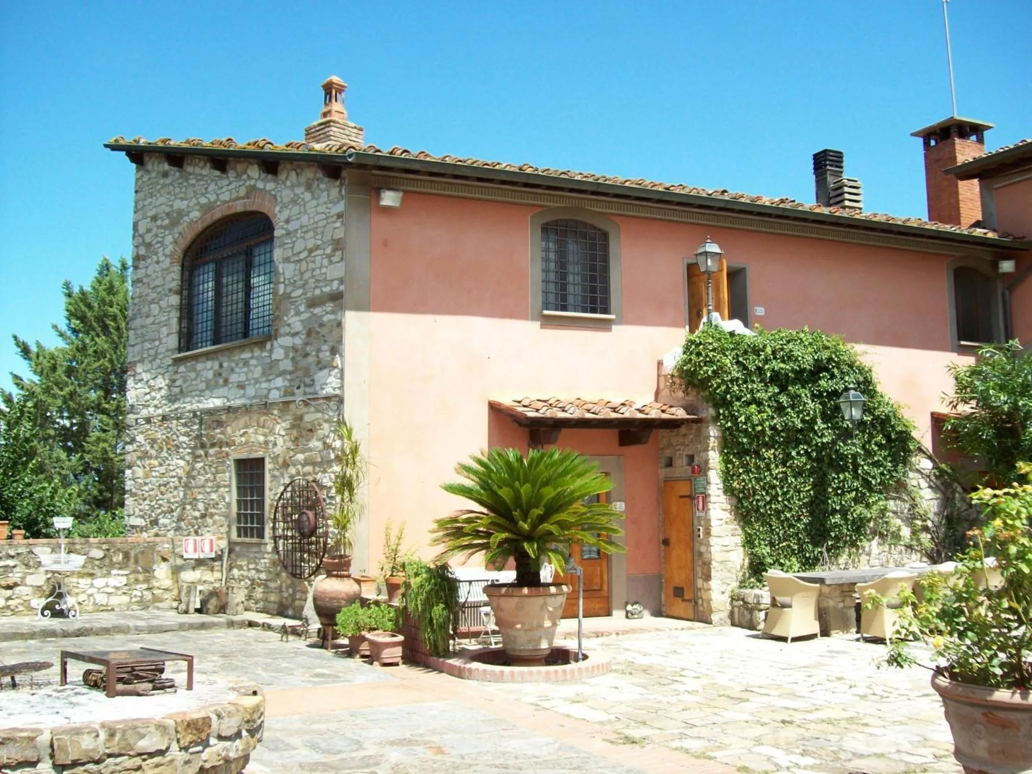Patio in Fattoria Il Milione Agriturismo