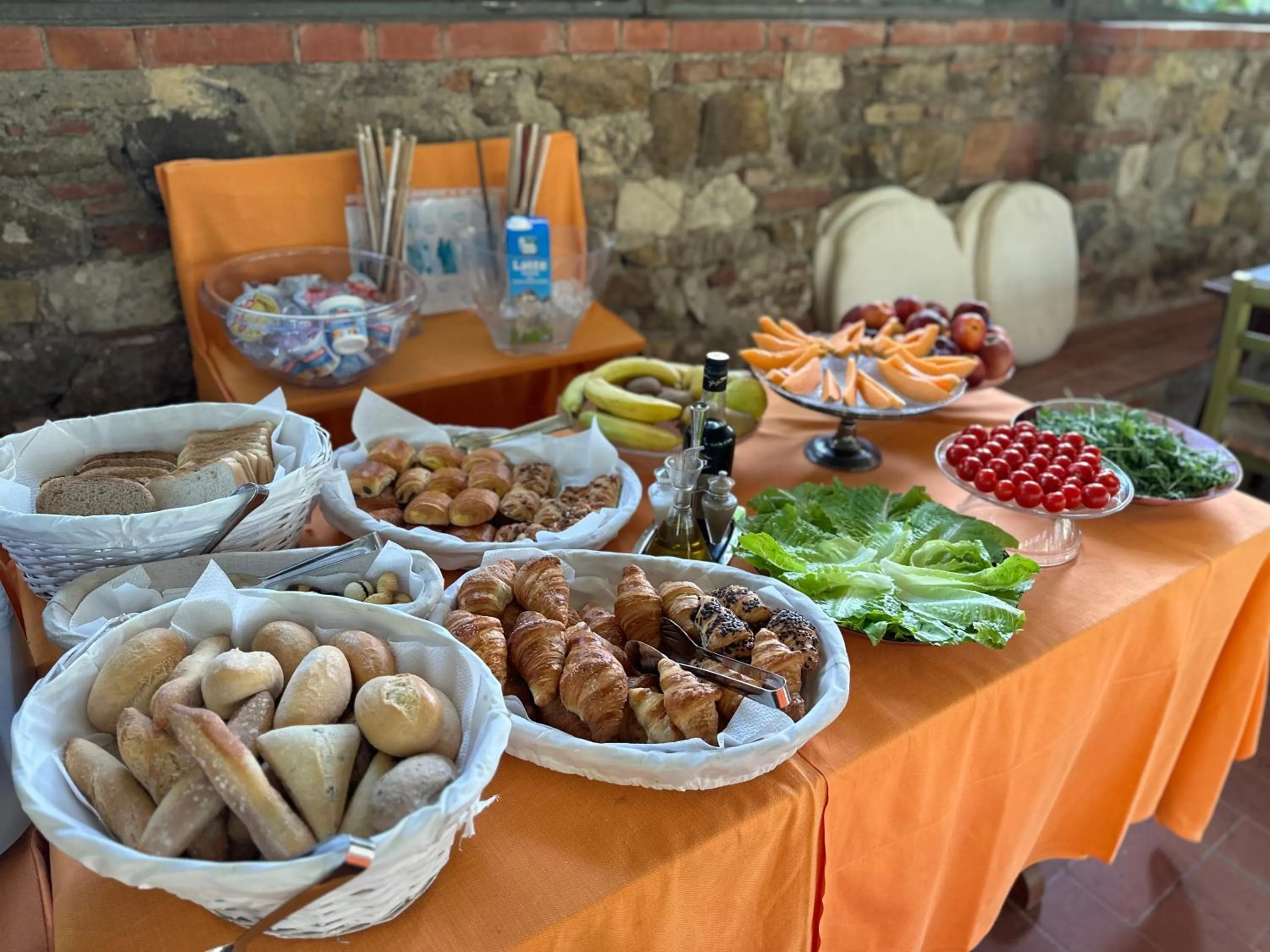 Breakfast in Fattoria Il Milione Agriturismo