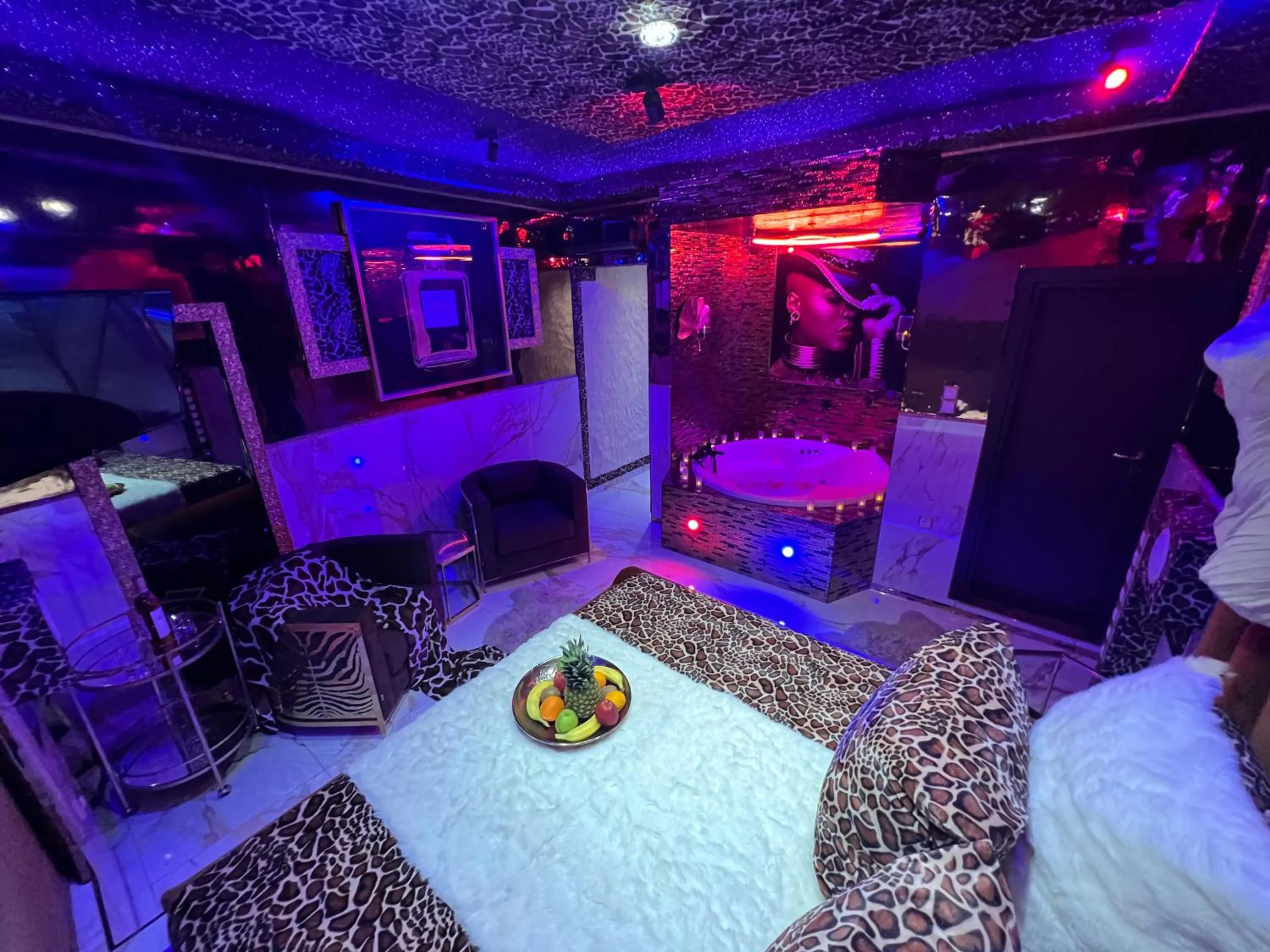 Hot Tub in Priamos Hotel Erato