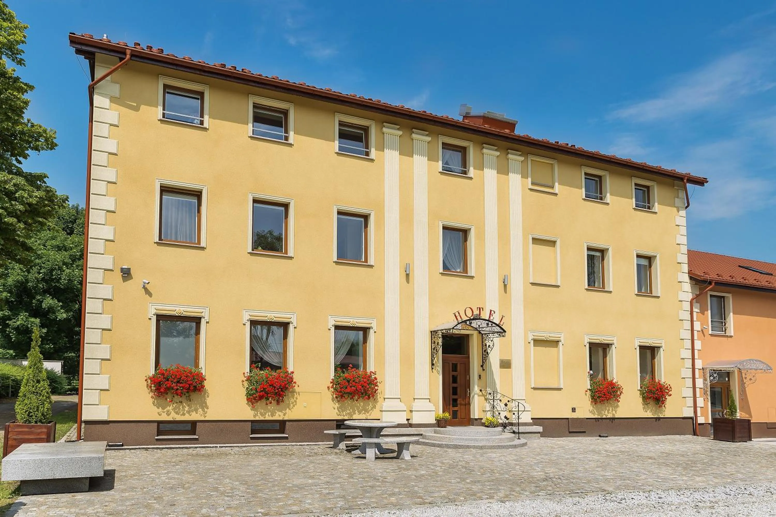Facade/entrance in HOTEL I RESTAURACJA BROCHÓW