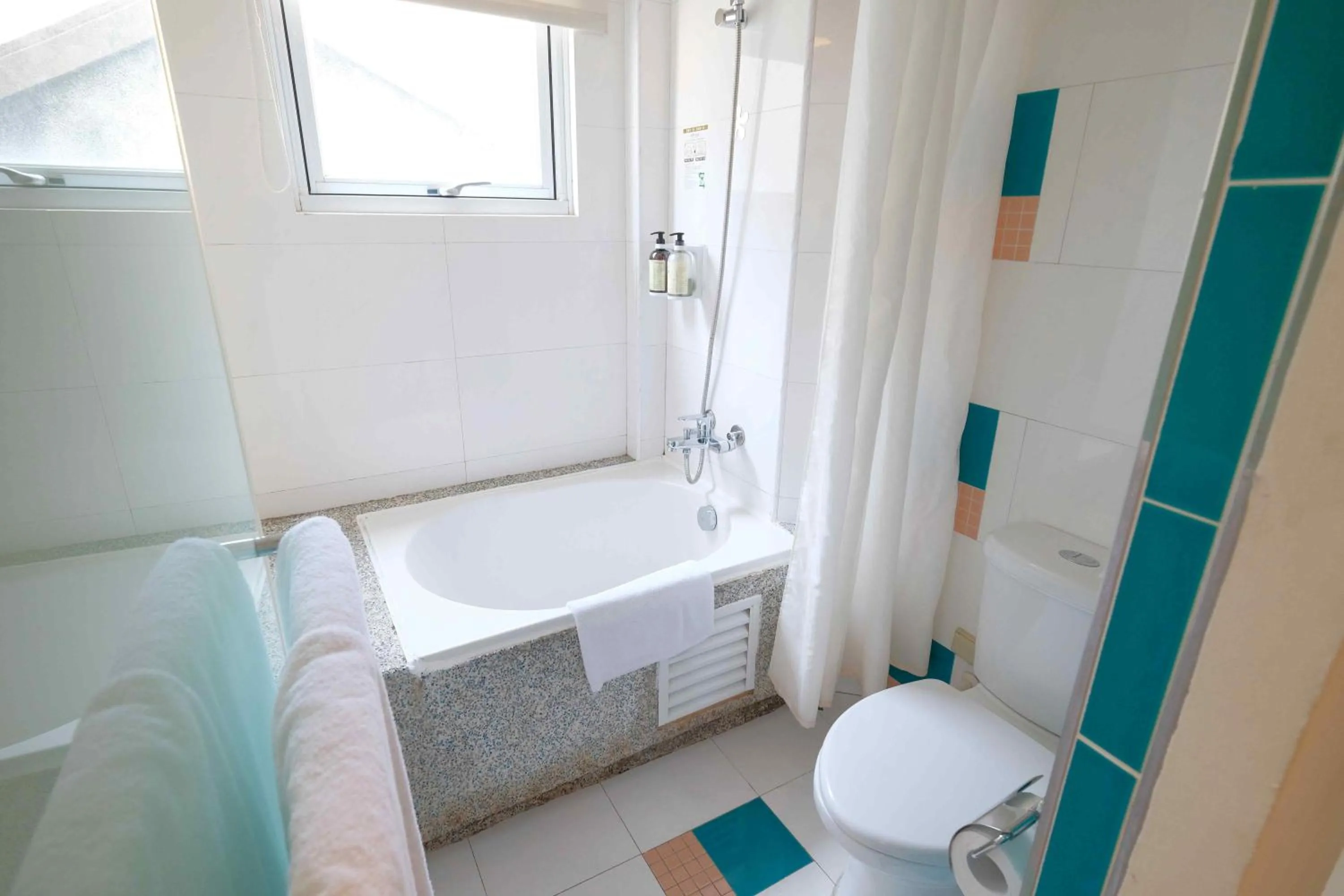 Toilet in SSS Life Hotel