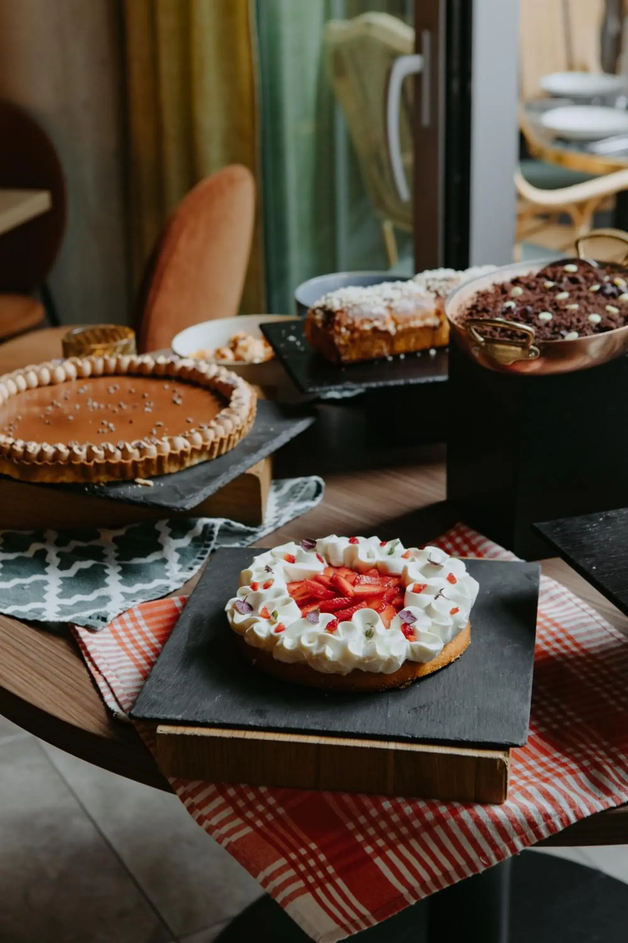 Food and drinks in Drawing House Food and drinks in Drawing House