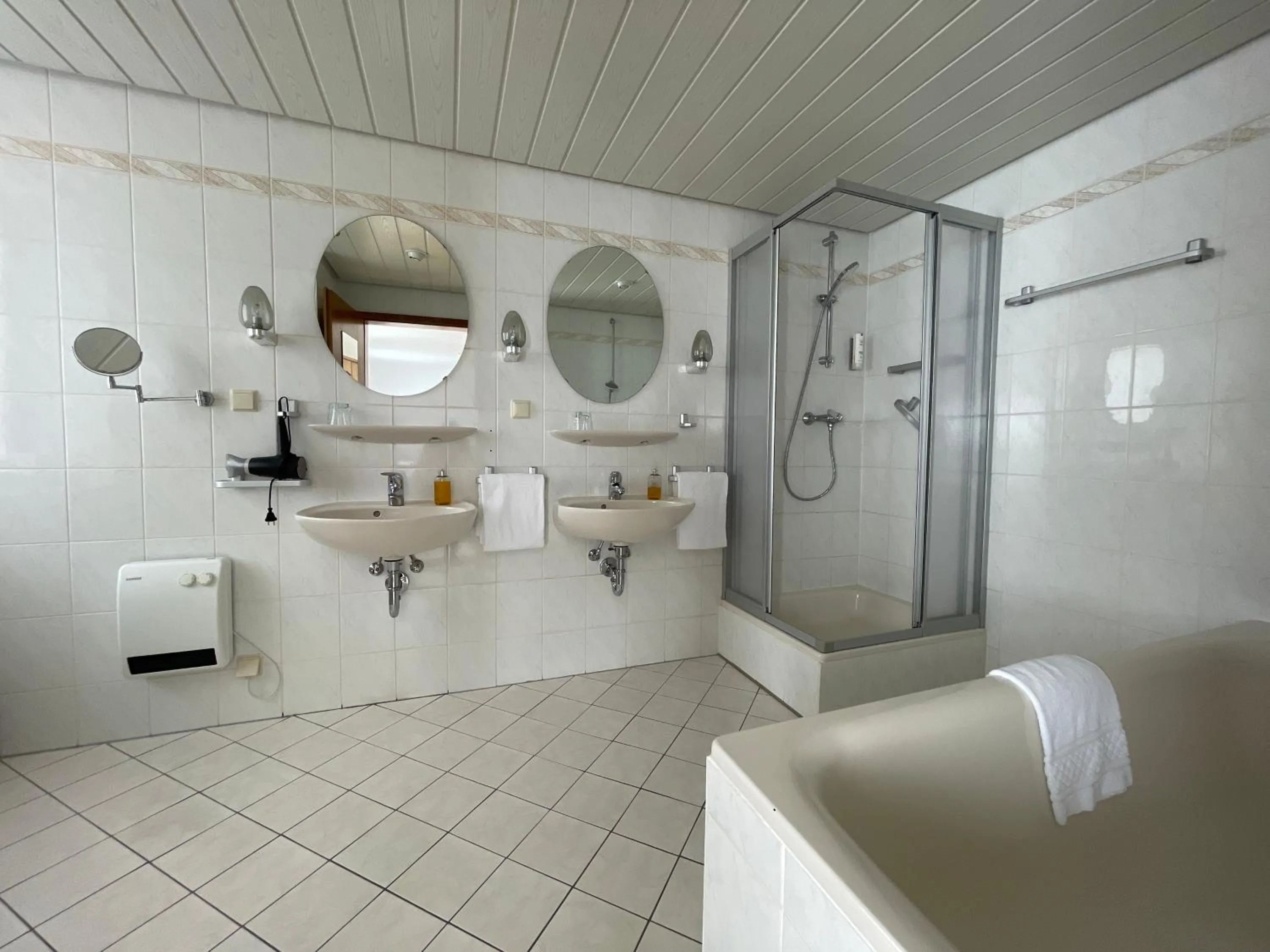 Bathroom in Hotel Alte Mühle