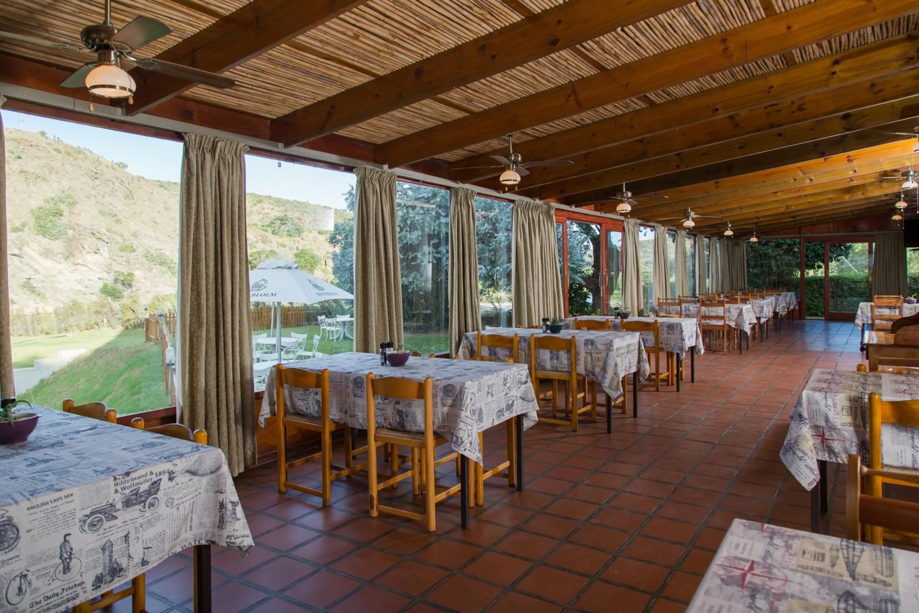 Restaurant/places to eat in Malagas Hotel