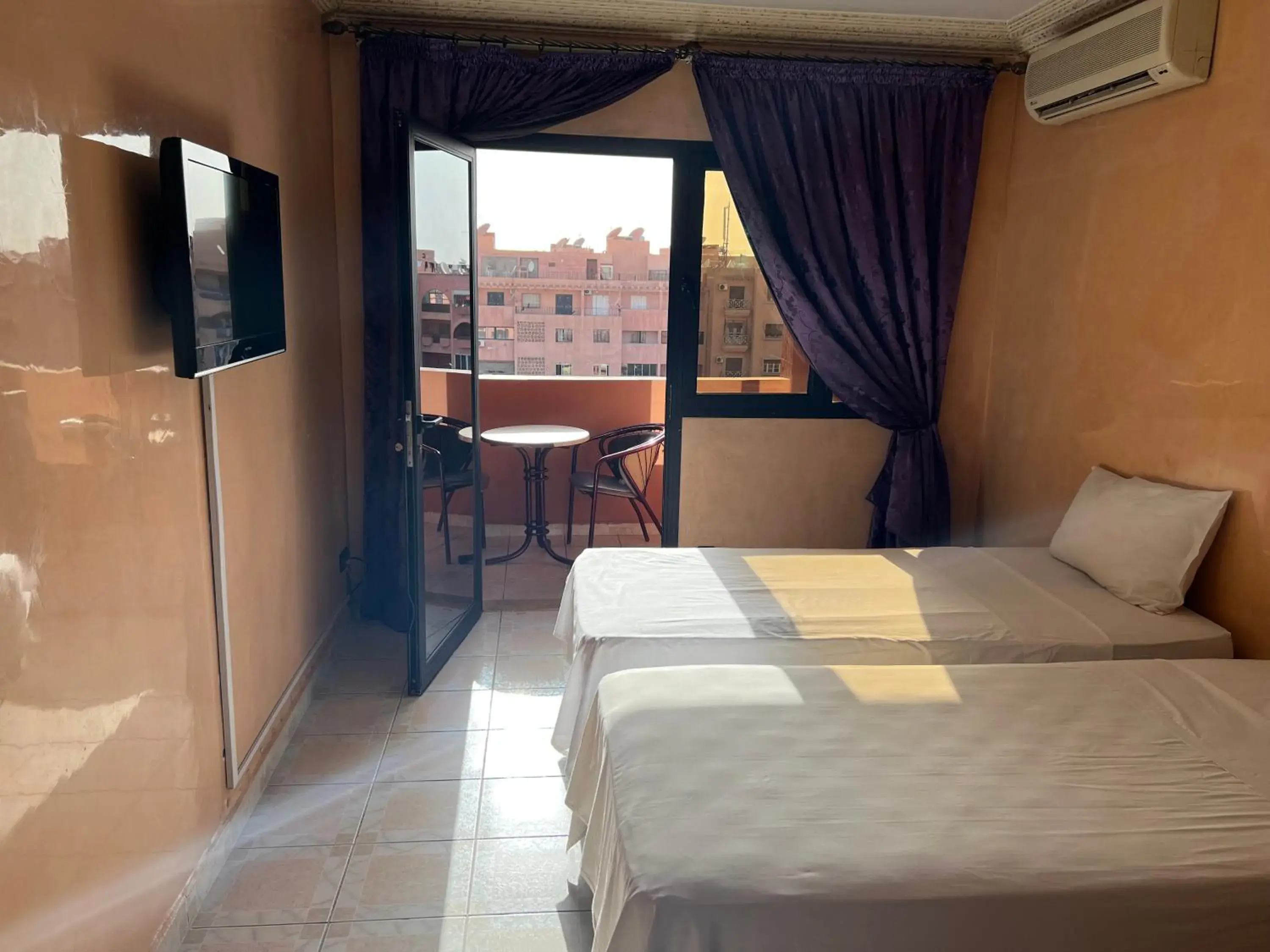 Balcony/Terrace, Bed in Hotel Majorelle