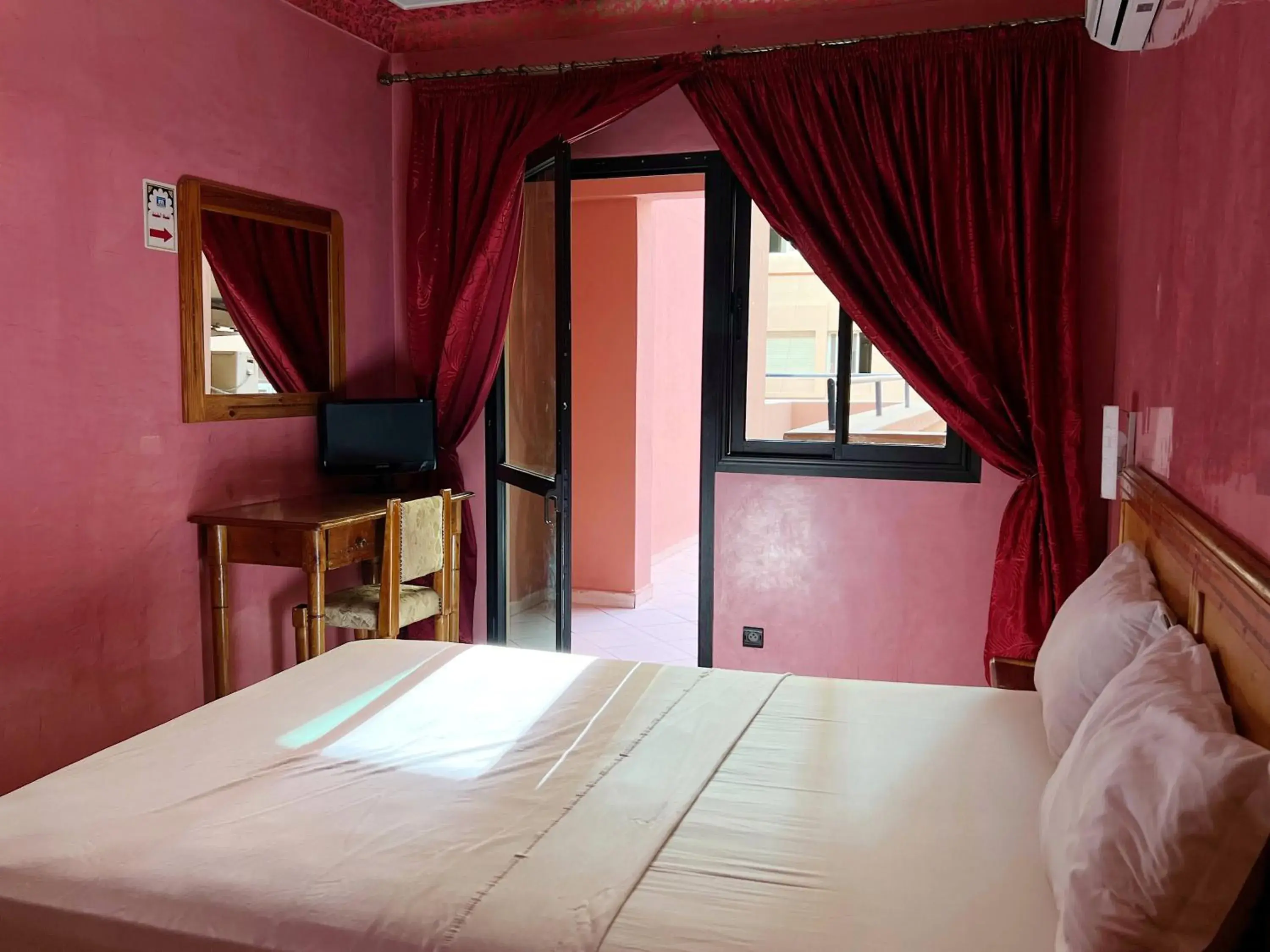 Bedroom, Bed in Hotel Majorelle