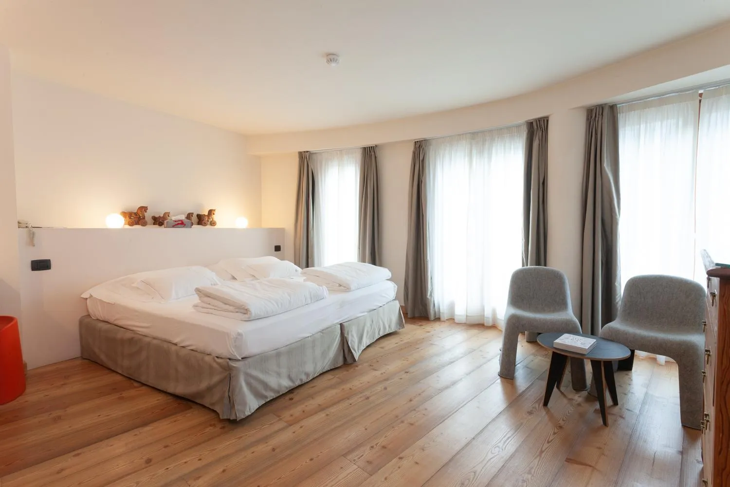 Bed in Hotel Berthod