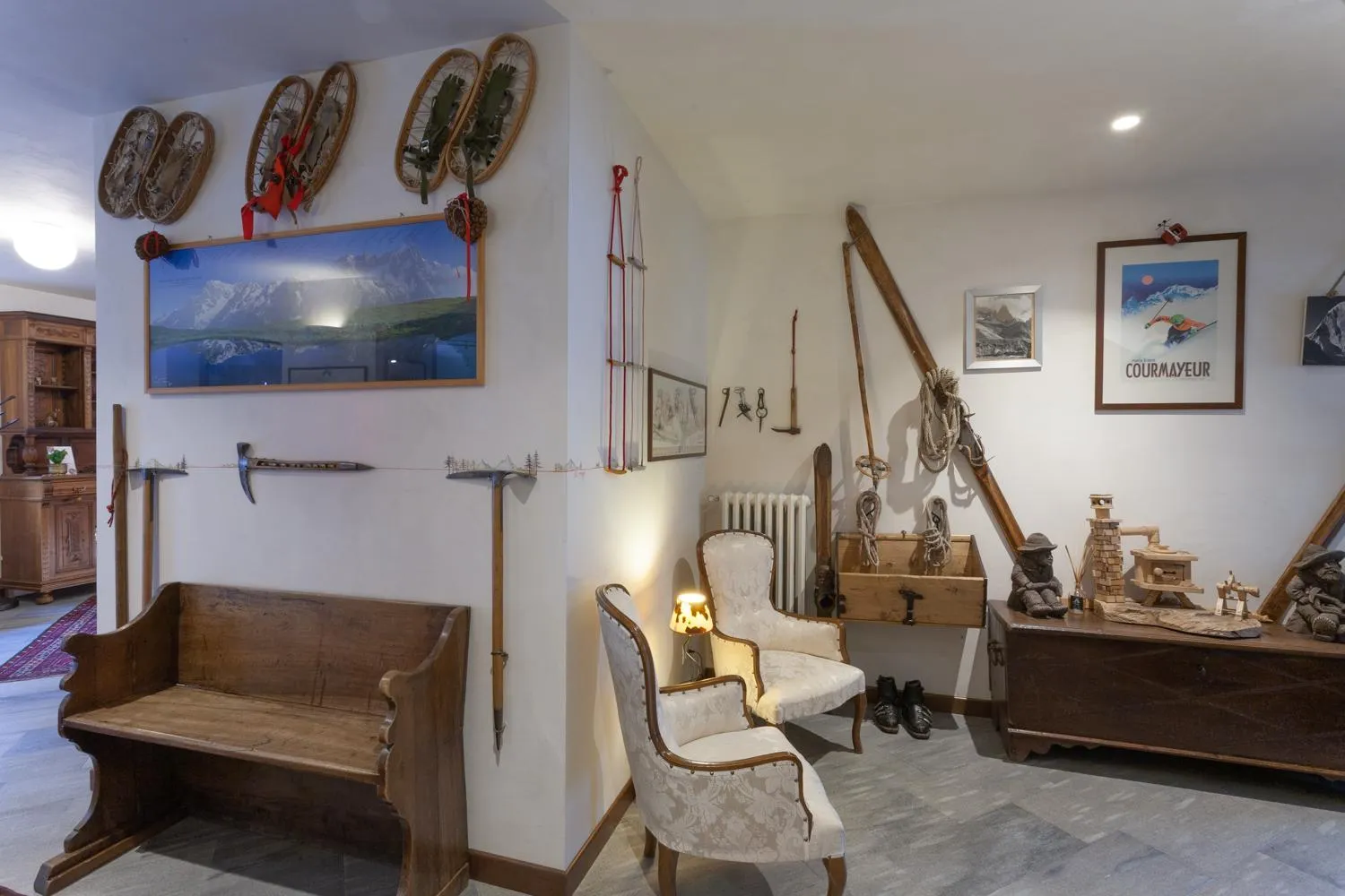 Seating area in Hotel Berthod
