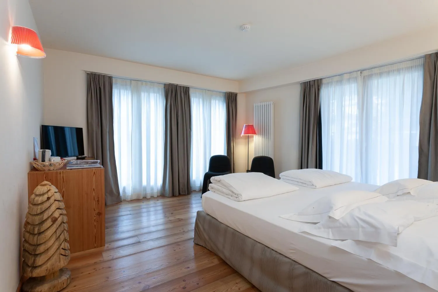 Bed in Hotel Berthod