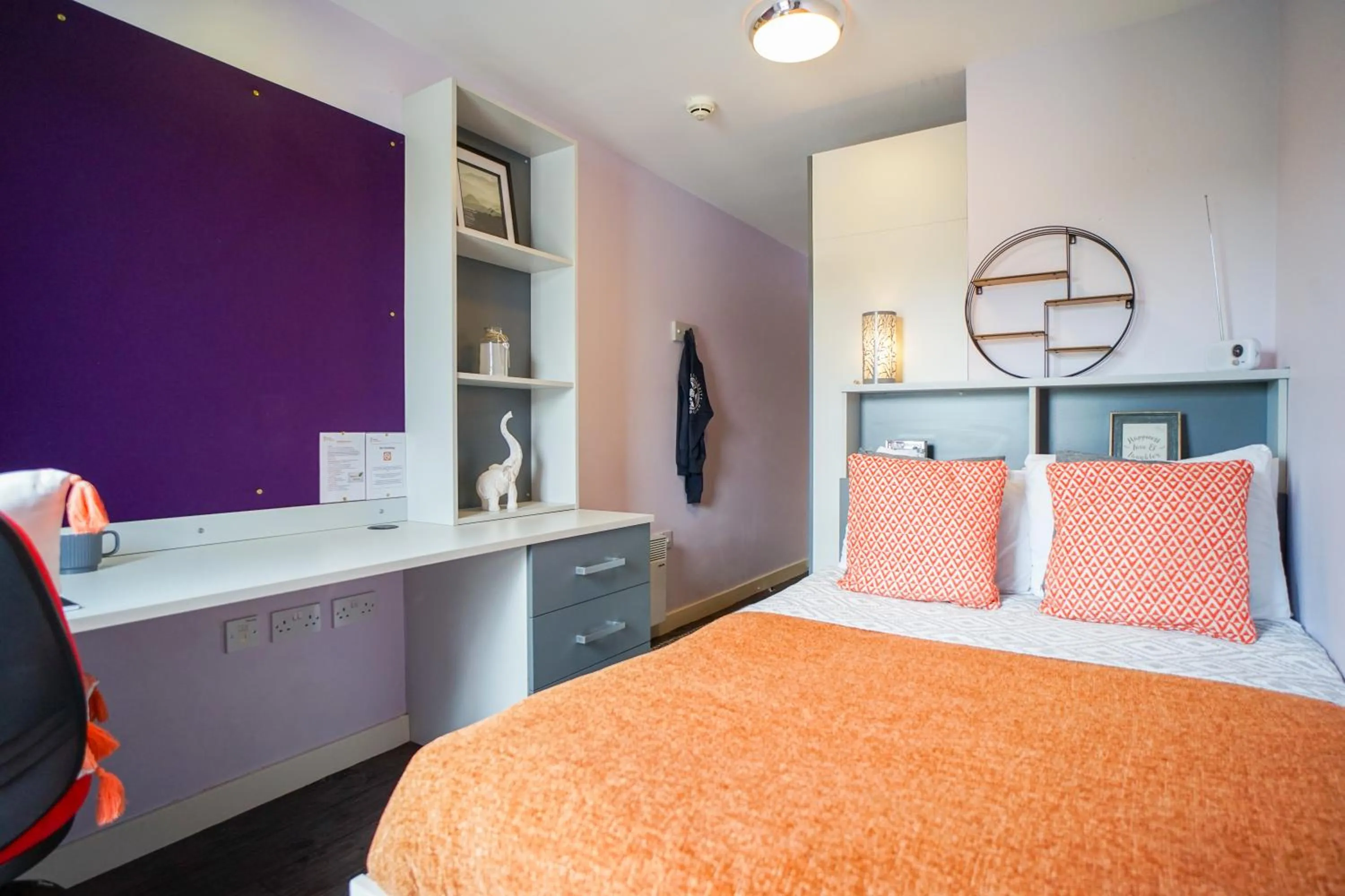 Bedroom in Beaverbank Place - Campus Residence