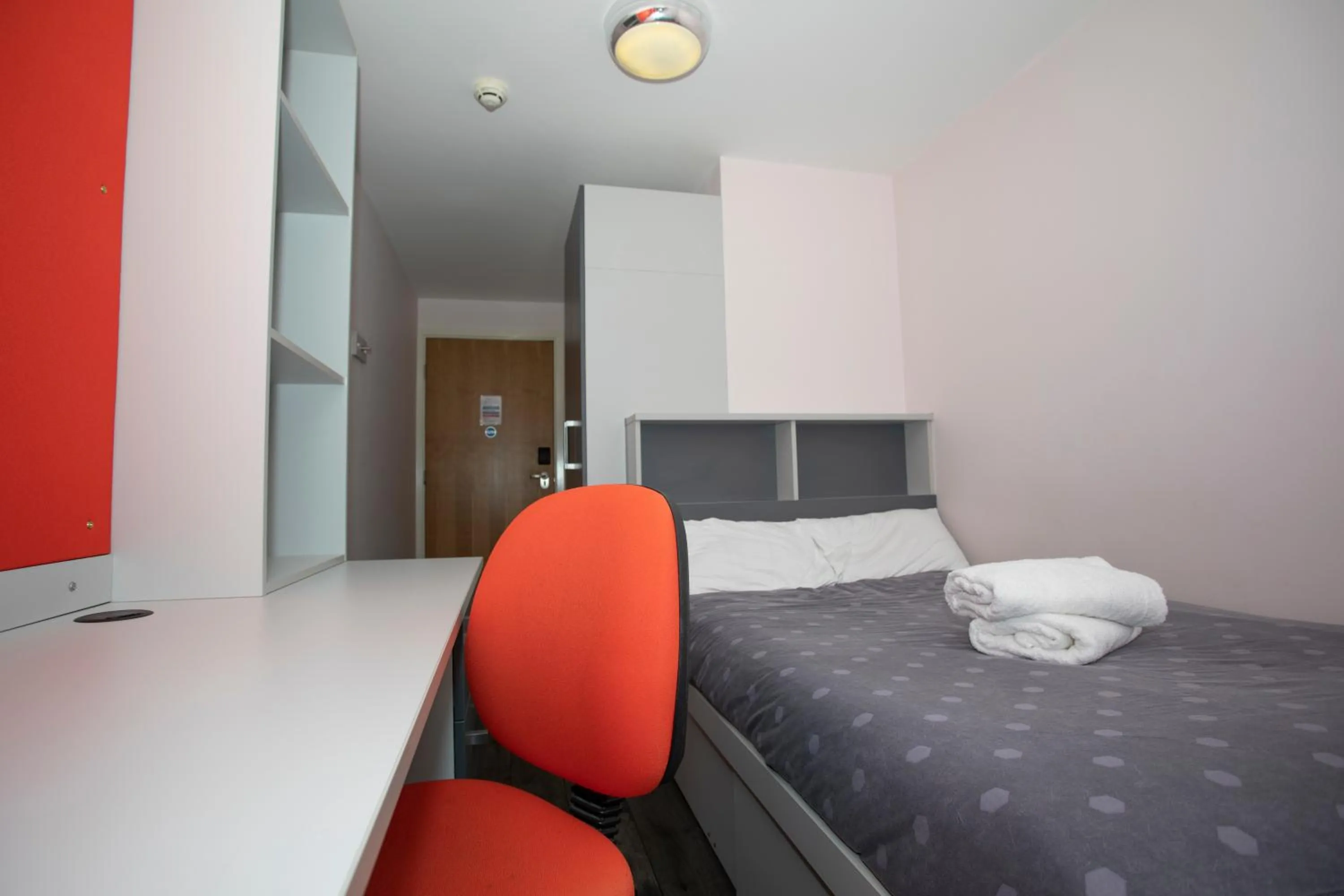 Bedroom in Beaverbank Place - Campus Residence