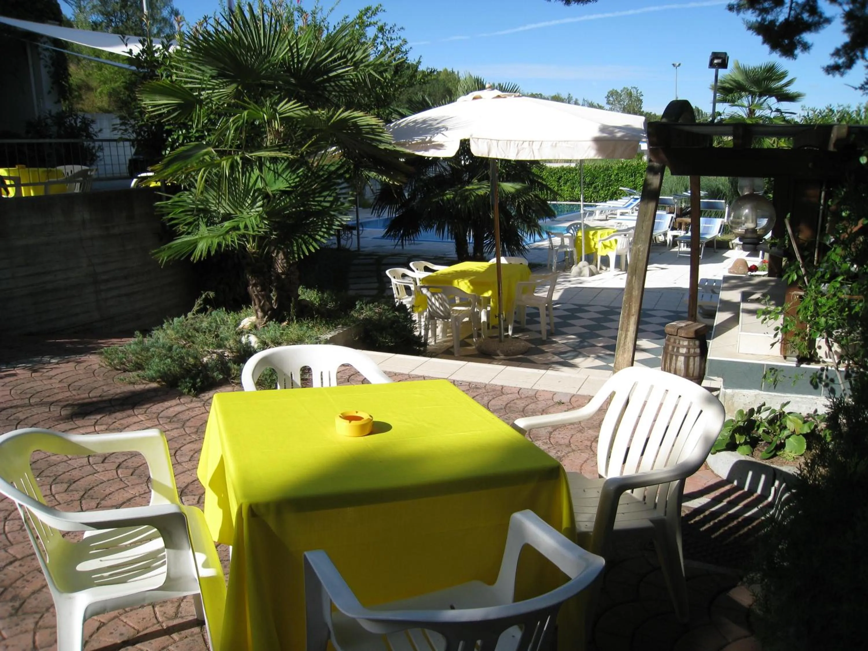 Garden in Hotel Boomerang - Check-in & Meals in front at hotel Sporting