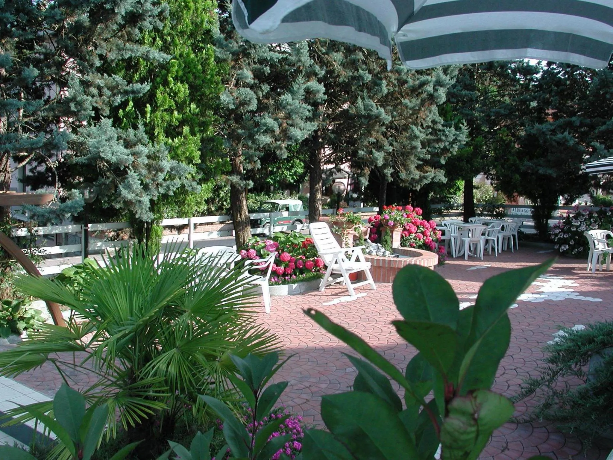Garden in Hotel Boomerang - Check-in & Meals in front at hotel Sporting