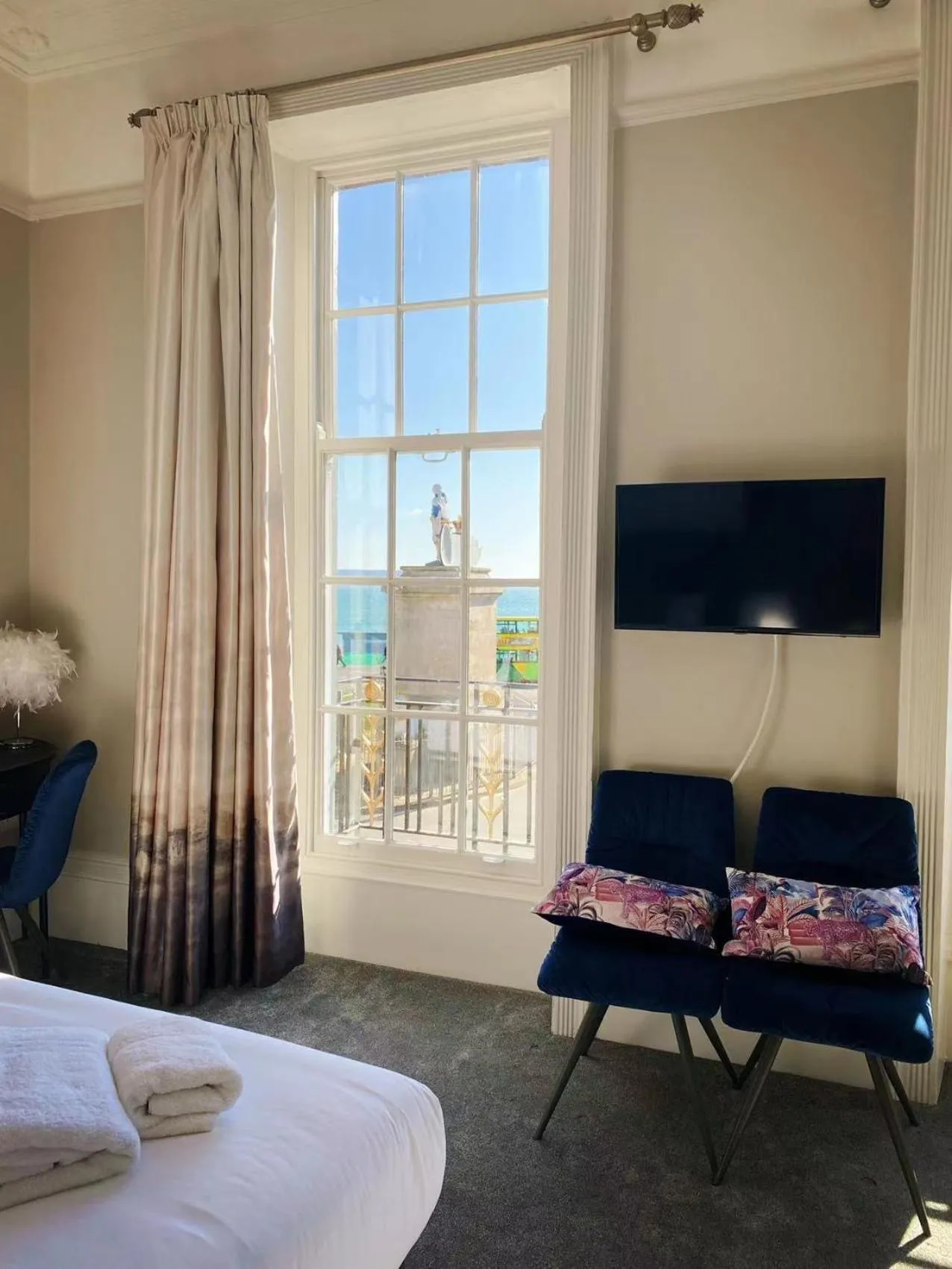 Bedroom, Bed in Chapter One