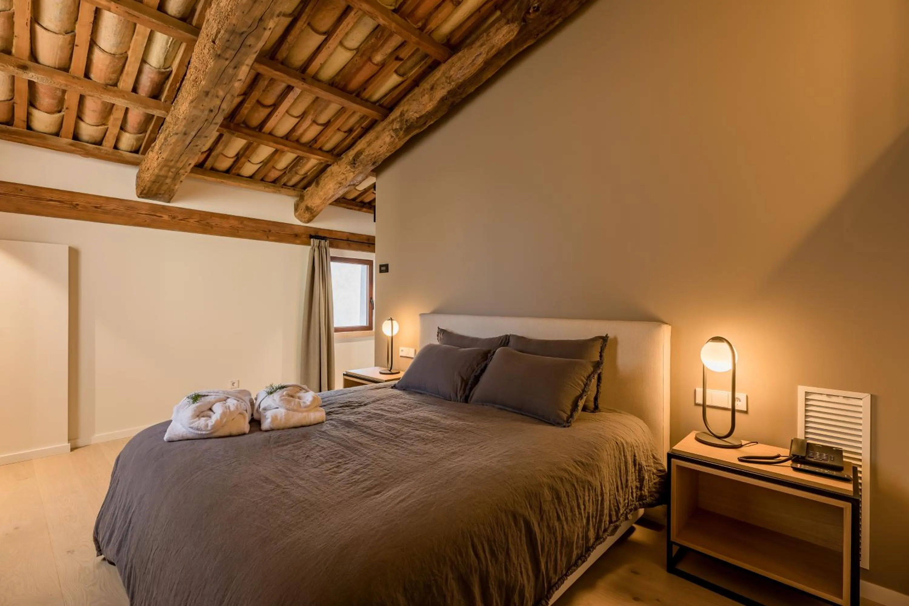 Photo of the whole room, Bed in Hotel Can Cirera