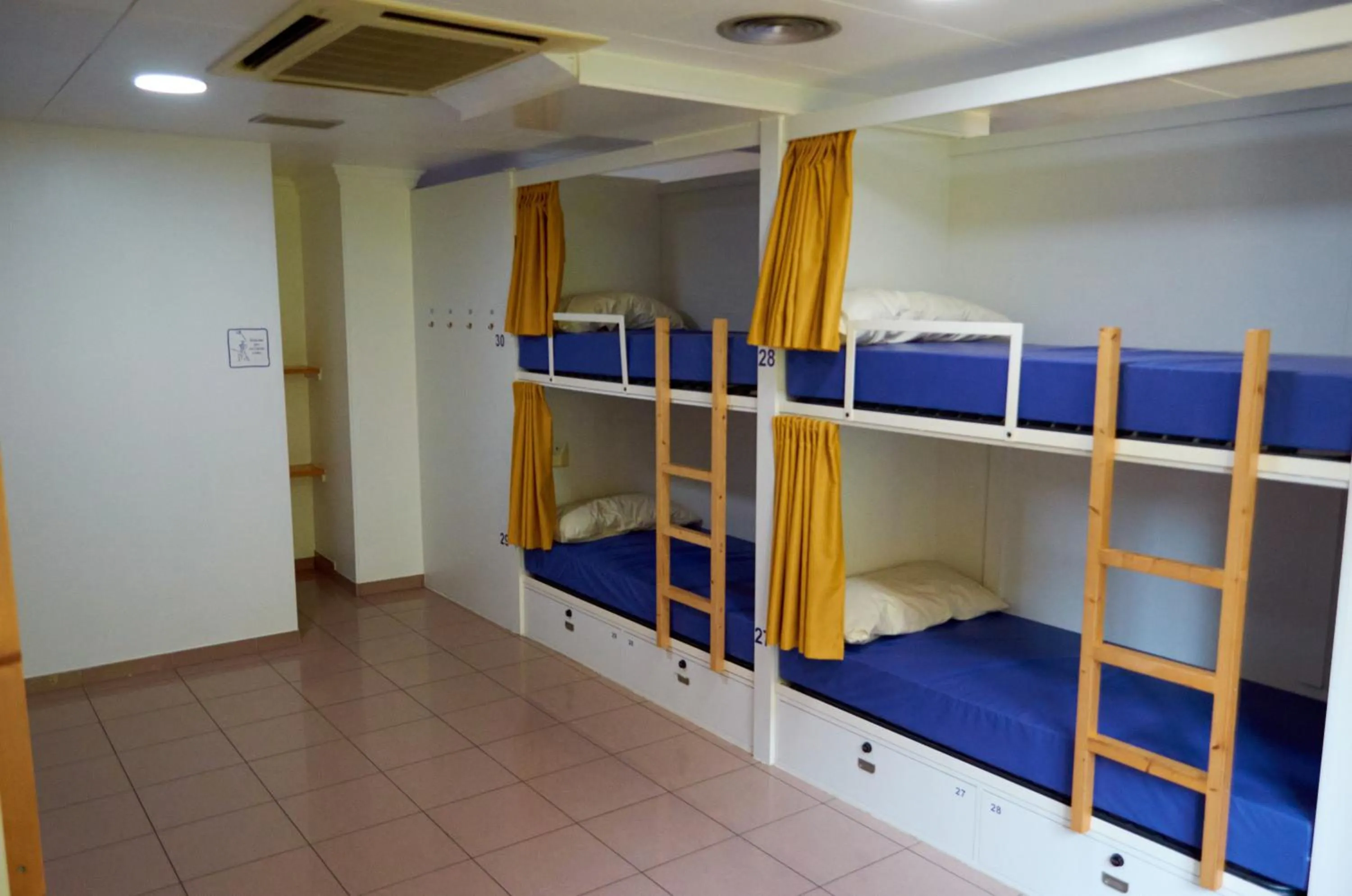 Bunk Bed in Mixed Dormitory Room in Casucho da Peregrina