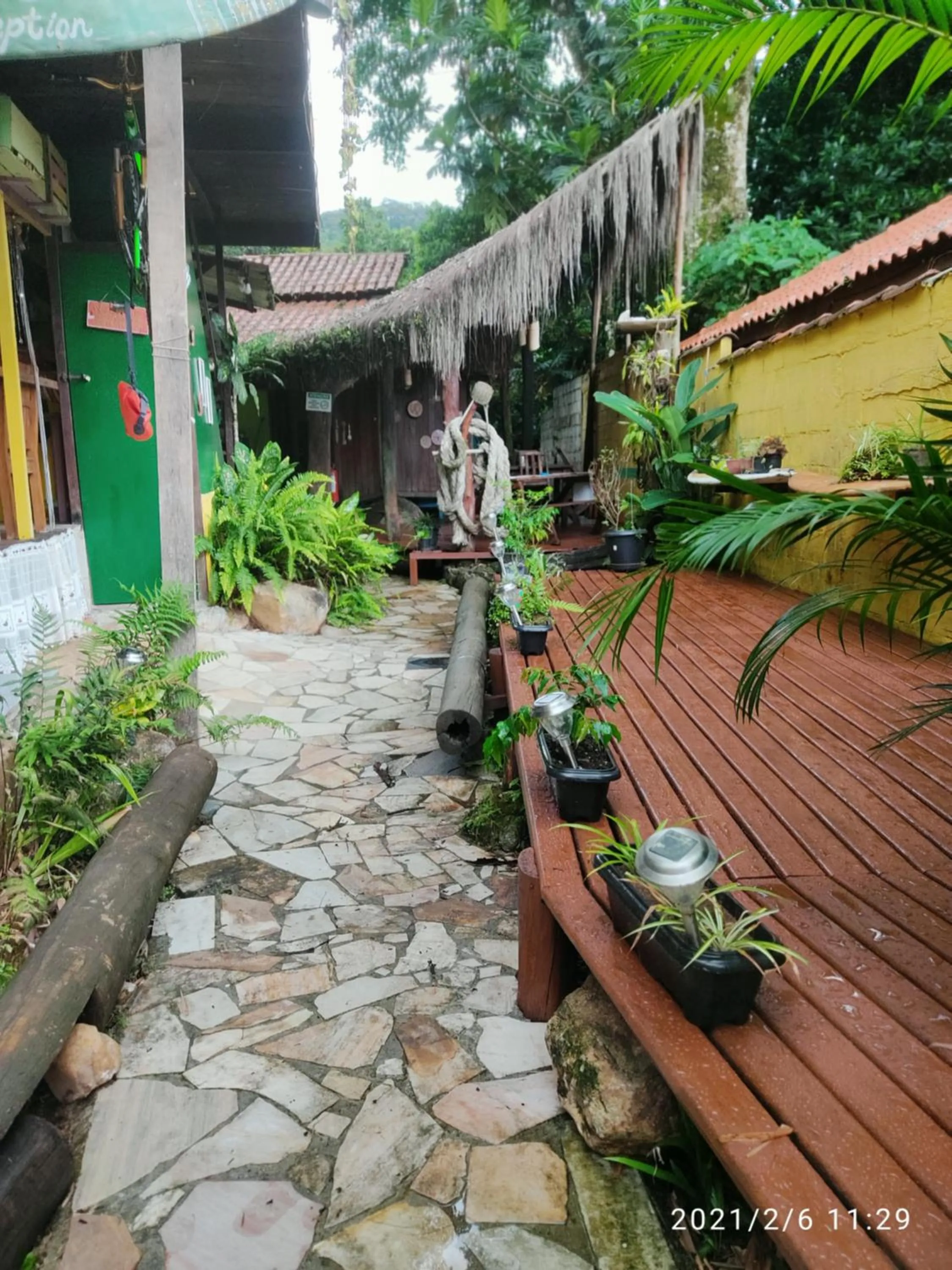 Property building in Bela Casa Quartos e Hostel Ilha Grande