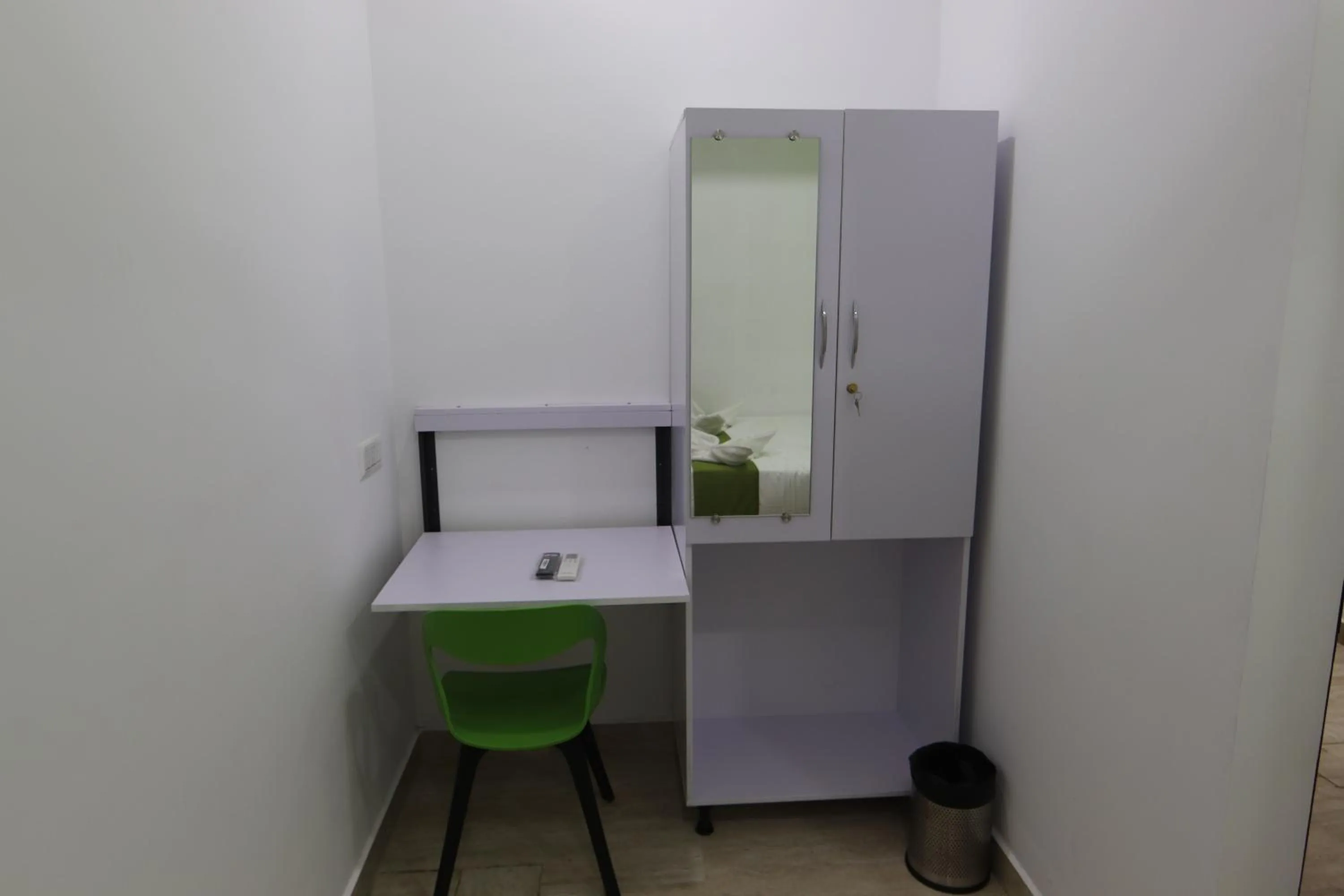 hair dresser in Athulya Stays