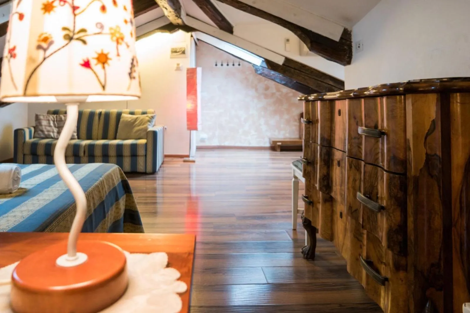 Seating area, Bed in Corte Canal Venice