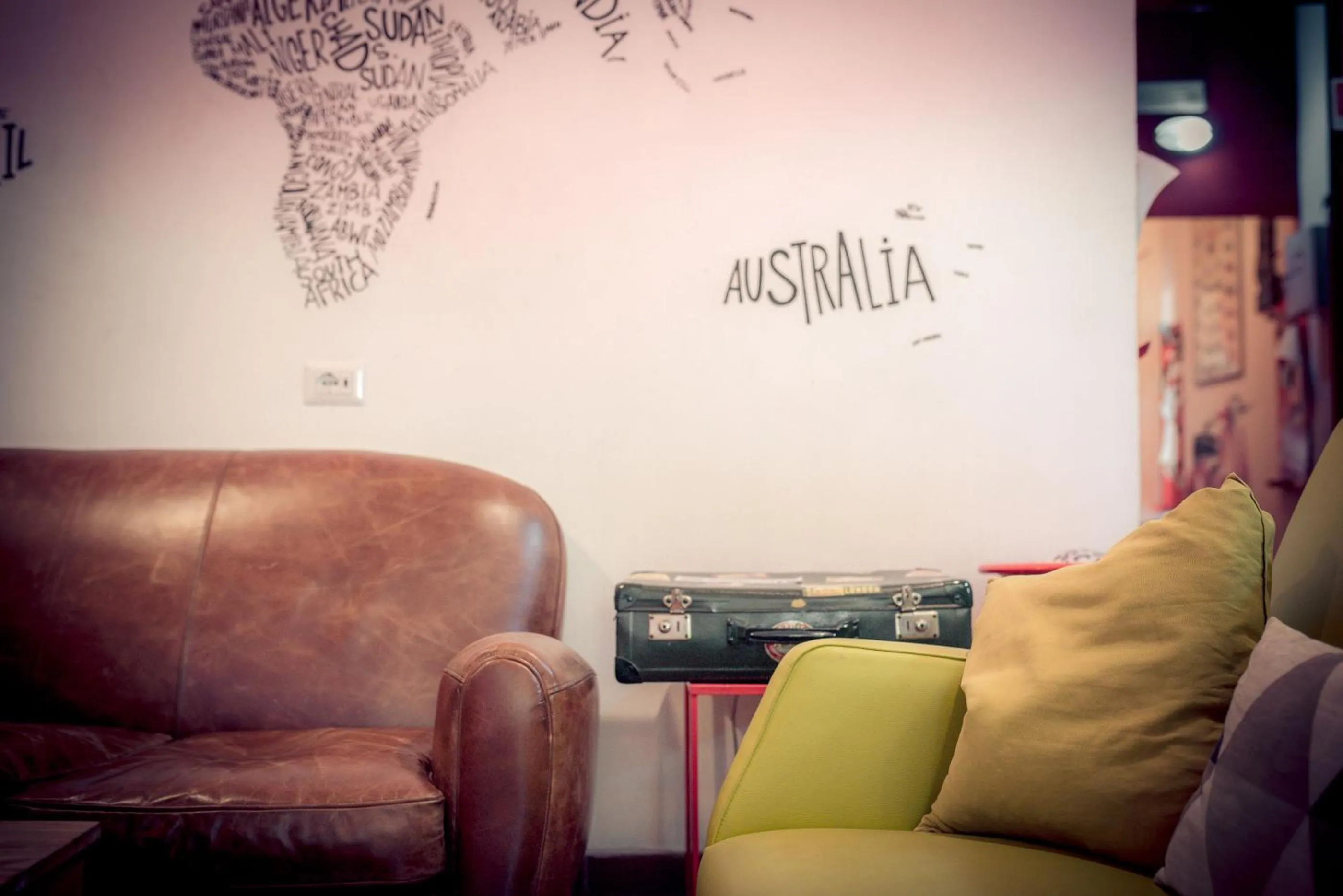 Communal lounge/ TV room in Hostel of the Sun